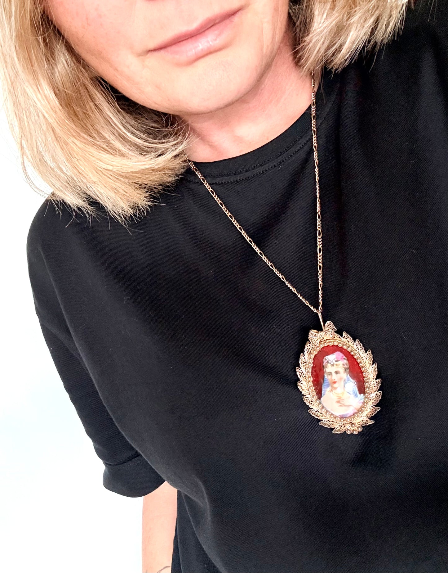 .1940s era Limoges hand painted romantic vintage porcelain brooch pendant with fancy fine hand turned filigree gold washed French silver collectors piece