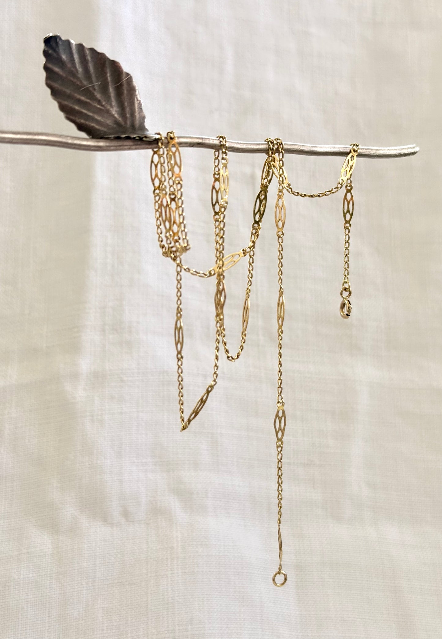 375 .58cm long .9ct gold delicious fancy navette form and curb link gold chain necklace