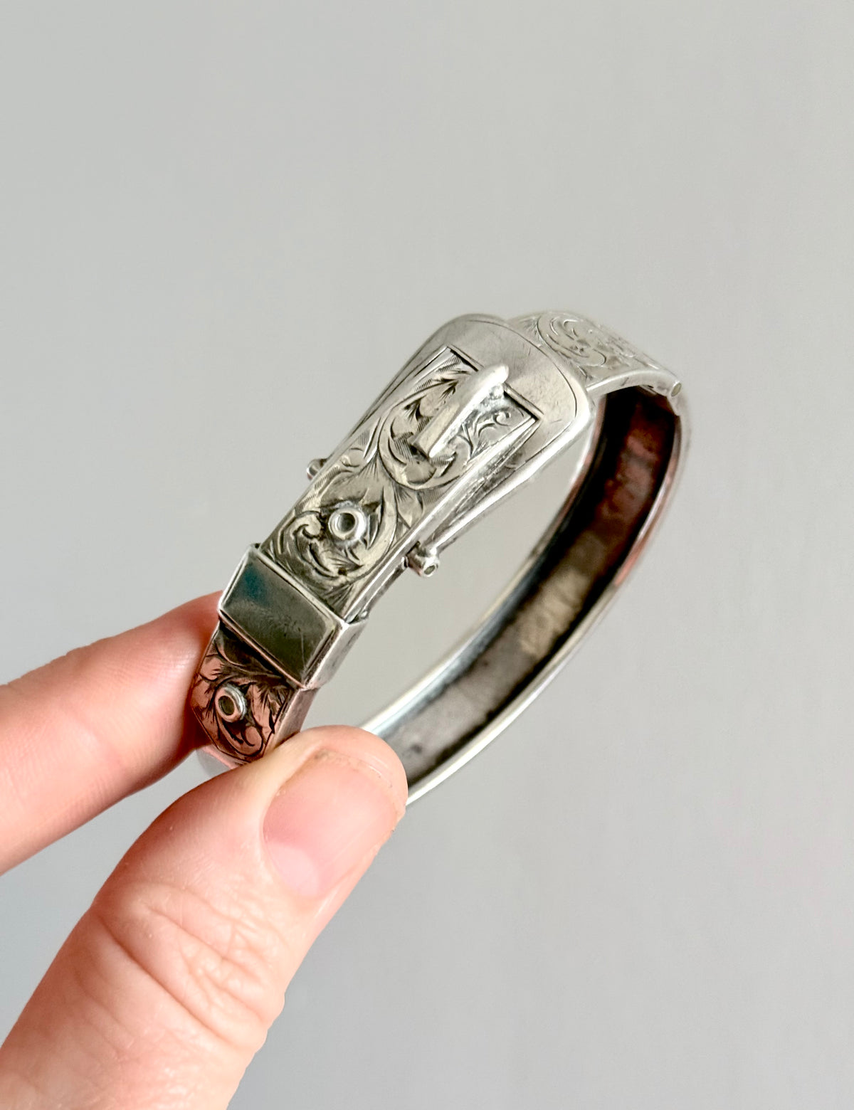 .1957 .925 Chester hallmarked silver Buckle symbolism rare Victorian revival silver clasp cuff sterling silver bangle