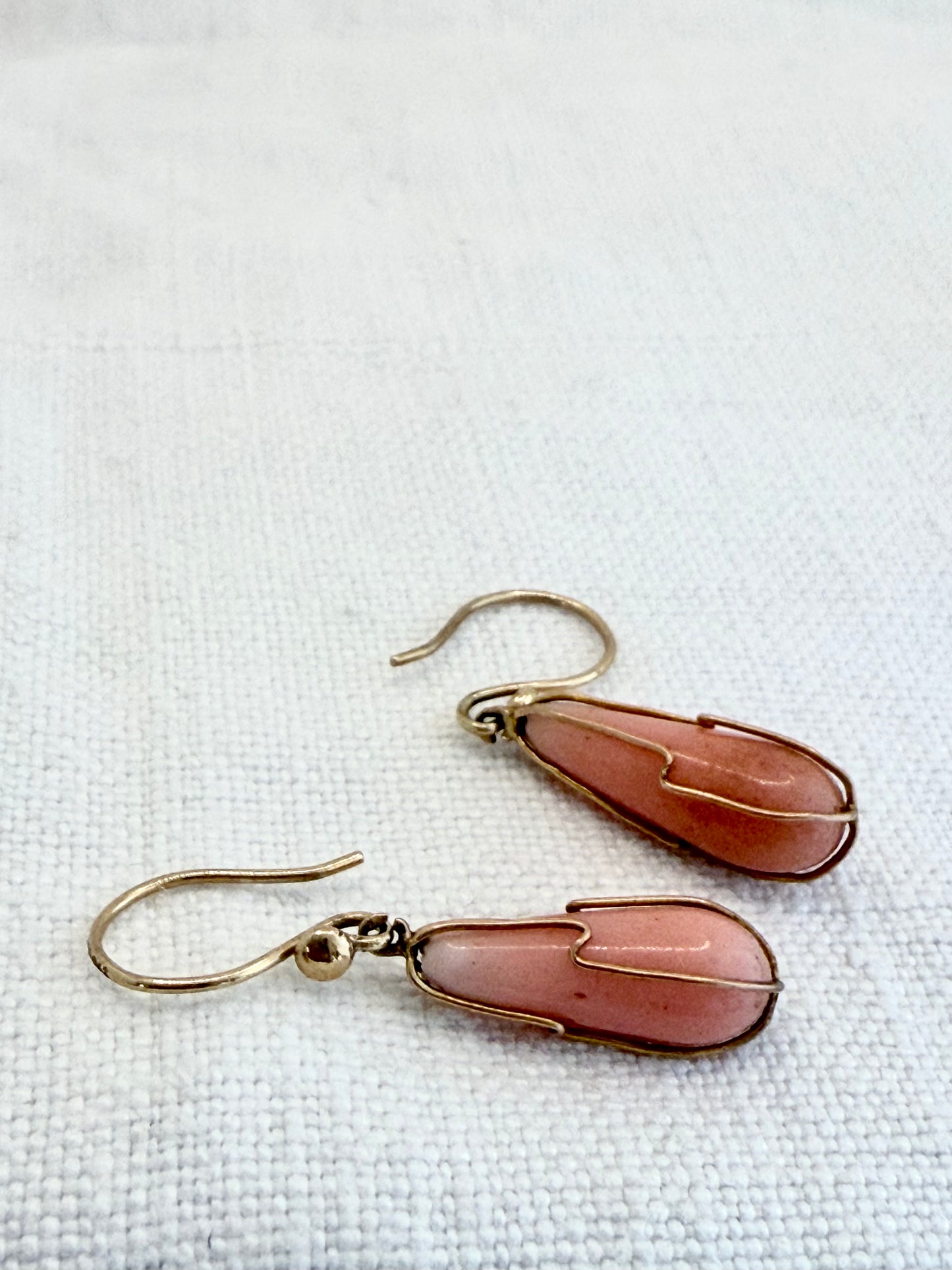 .1920s .375 Angel Skin antique Coral teardrop gold caged drop earrings