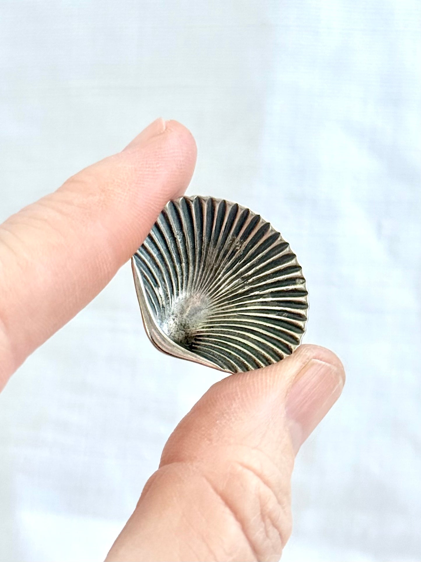 .1920s .1930s .925 vintage Clamp Shell figural brooch