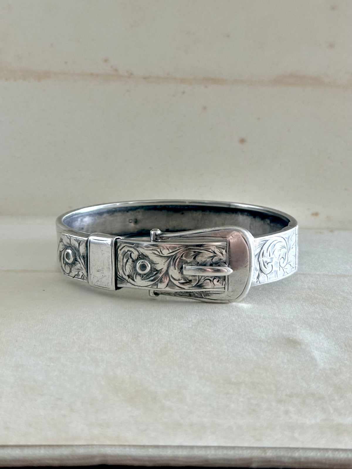 .1957 .925 Chester hallmarked silver Buckle symbolism rare Victorian revival silver clasp cuff sterling silver bangle