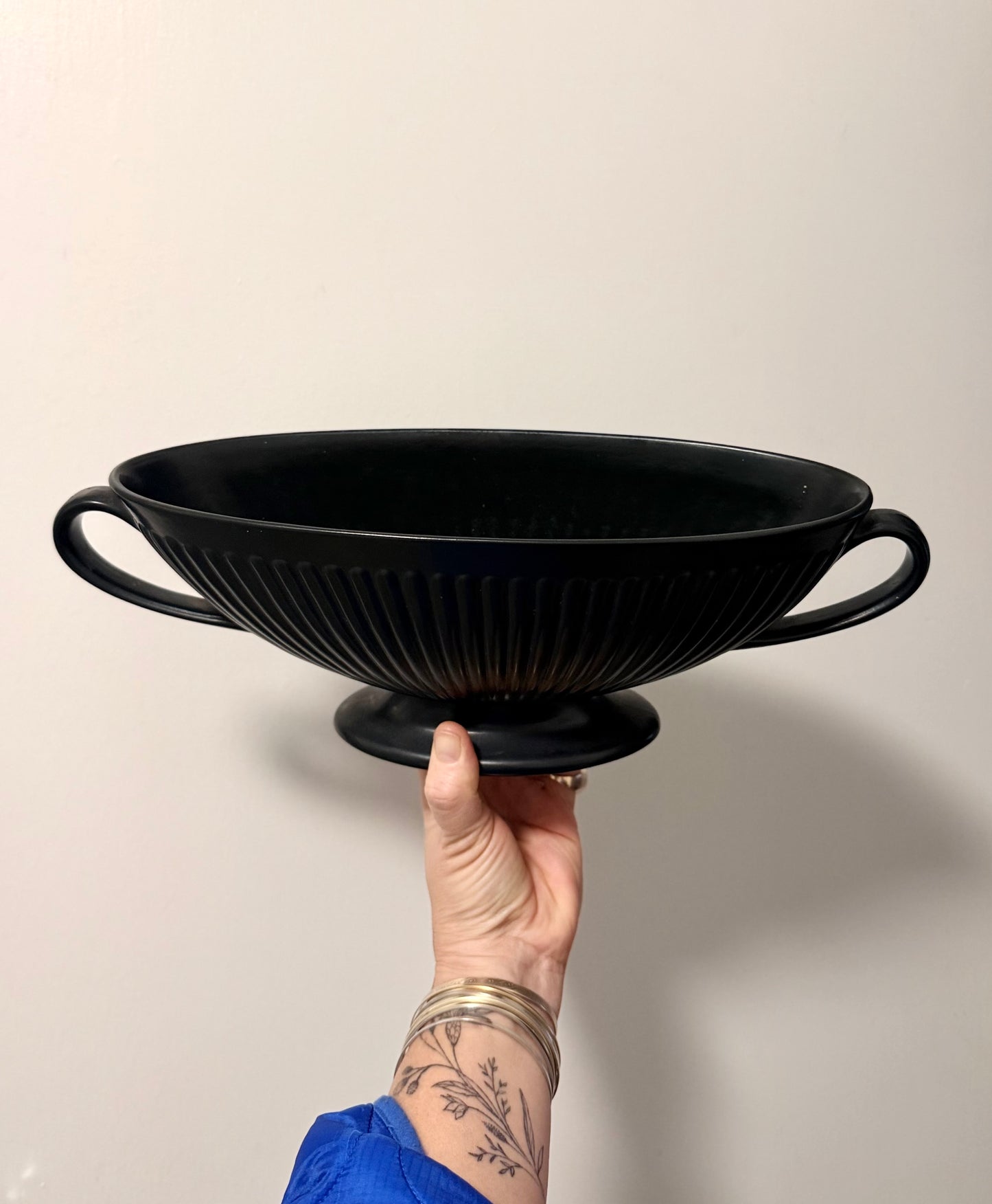.1940s .1960s Wedgwood collectors Black Etruria of Barlaston large Neoclassic Grecian revival Fluted mantle vase planter