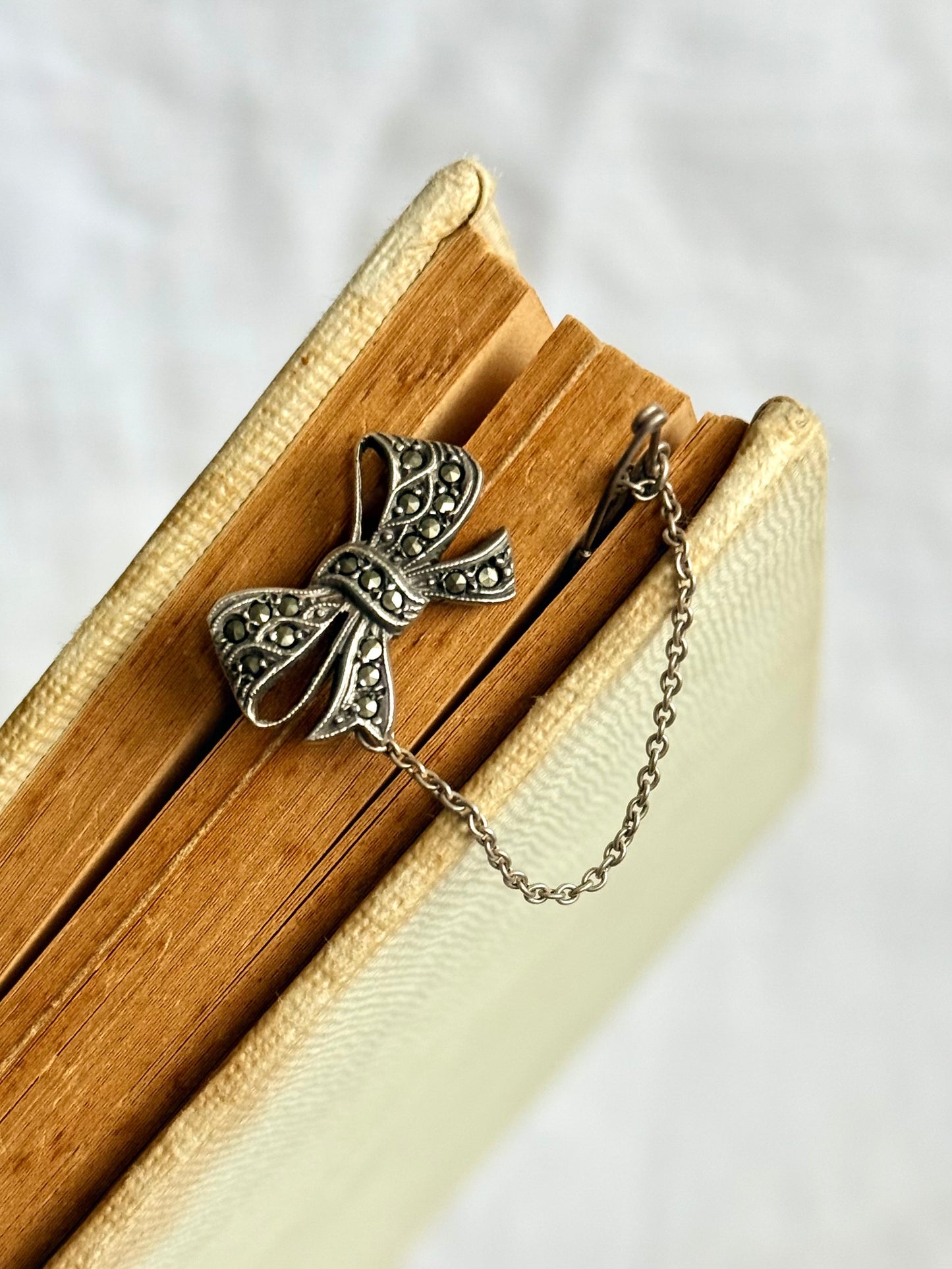 .1930s .1940s Art Deco revival Bow Ribbon silver Marcasite gemstone sweetheart brooch lapel pin