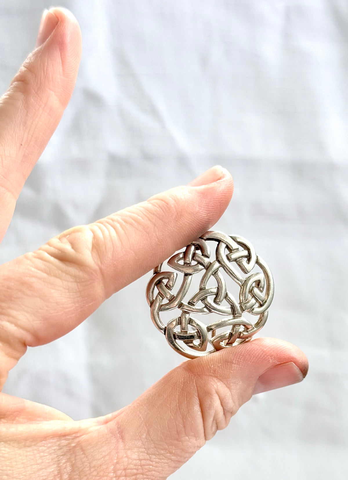 .1960s .1970s .925 Celtic knot circular sterling silver brooch