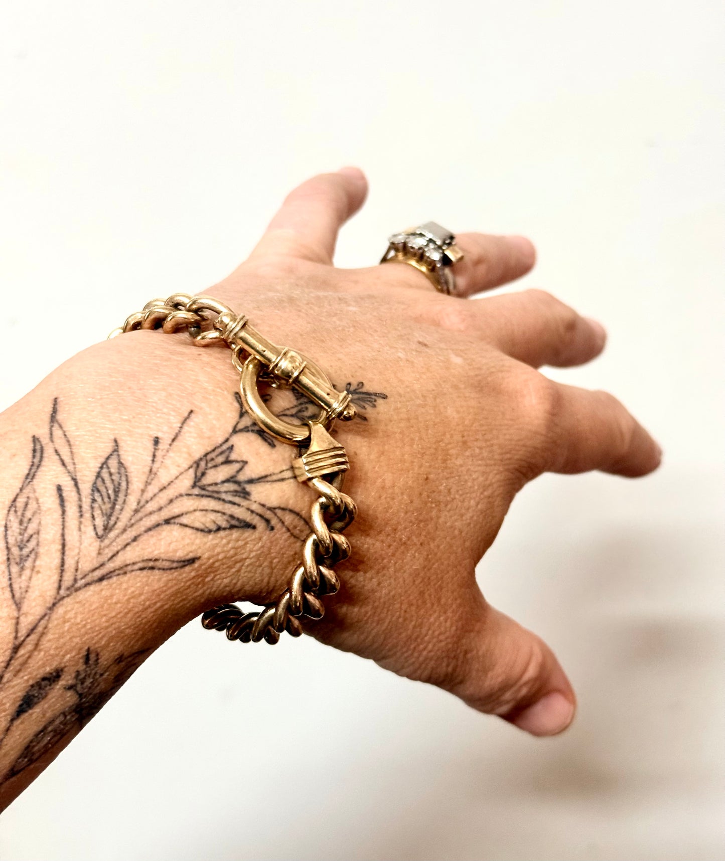 .375 .9ct yellow gold modernist chunky gold solid and heavy gold wide link t-bar toggle chunky fob chain curb bracelet