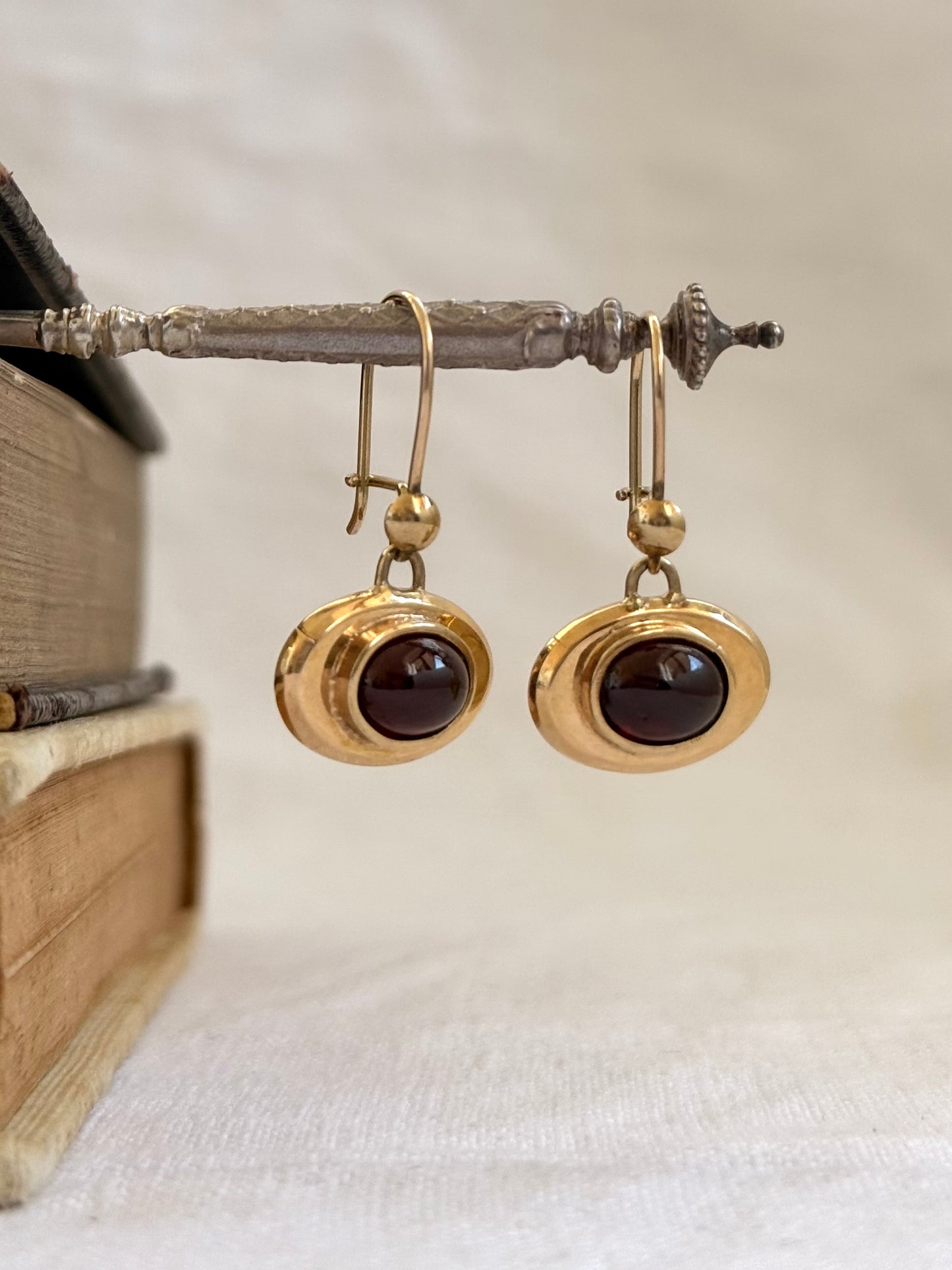 .15ct rose gold .1942 .625 gold Garnet cabochon gemstone collectors oval heirloom cufflink drop dangle earrings