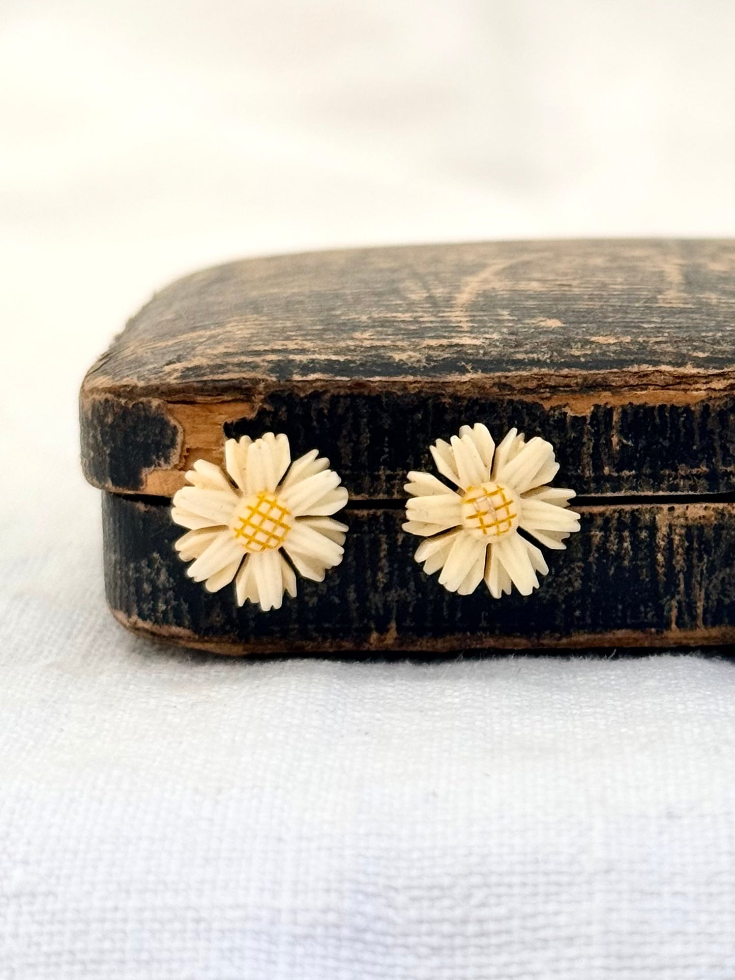.1940s .1950s .925 daisy flower vintage pre ban Mid Century Modern hand carved Ivory and silver post stud earrings