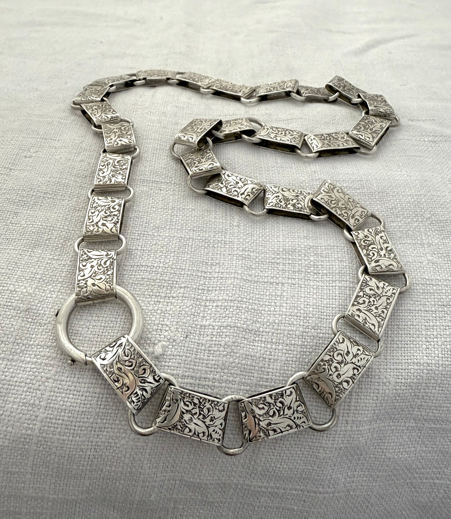 .925 1880s 1890s antique Victorian era rare and beautiful sterling silver hand engraved book chain collar necklace
