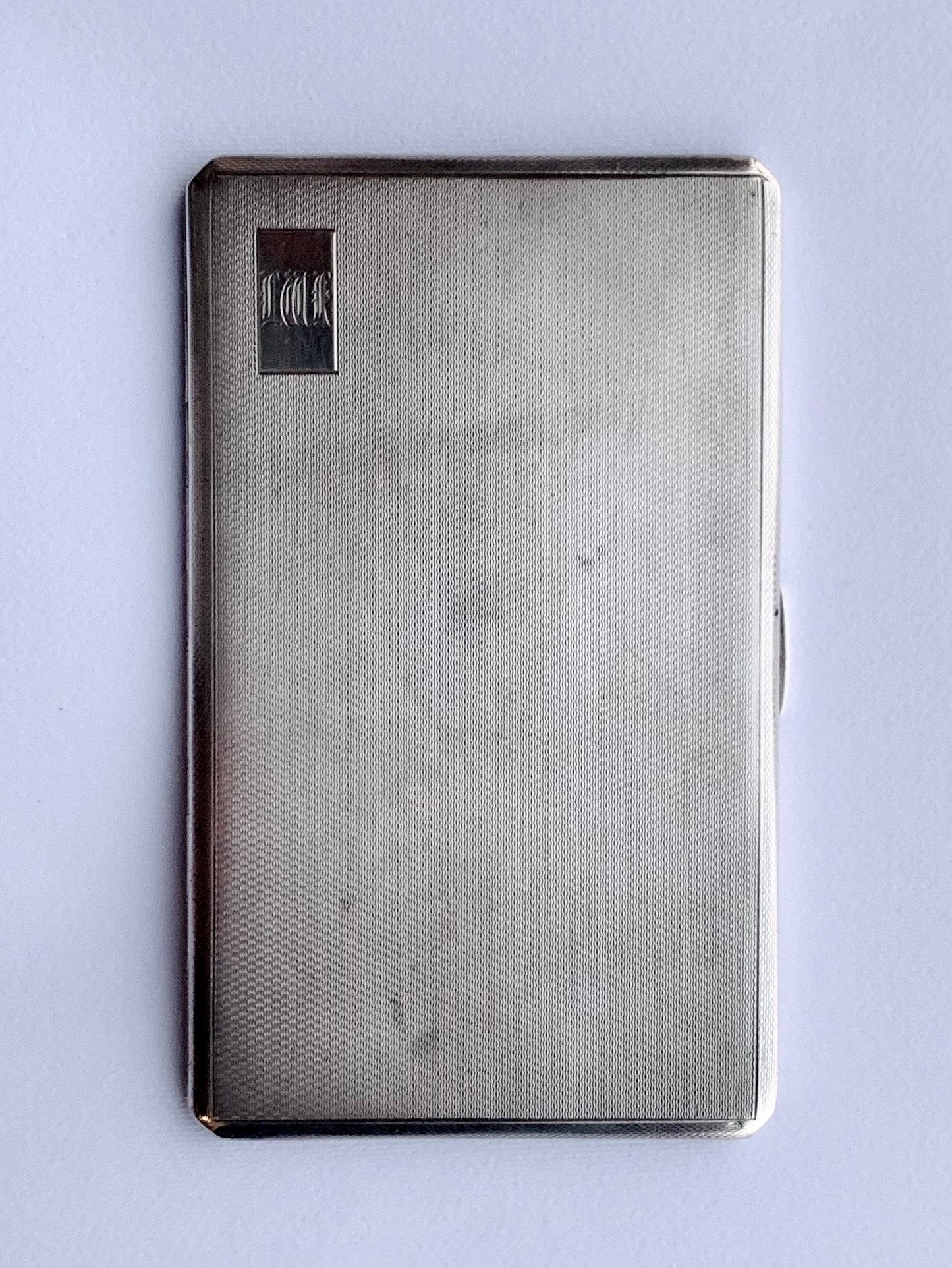 1933 exceptional solid and heavy and sturdy sterling silver English engine turned hallmarked Case
