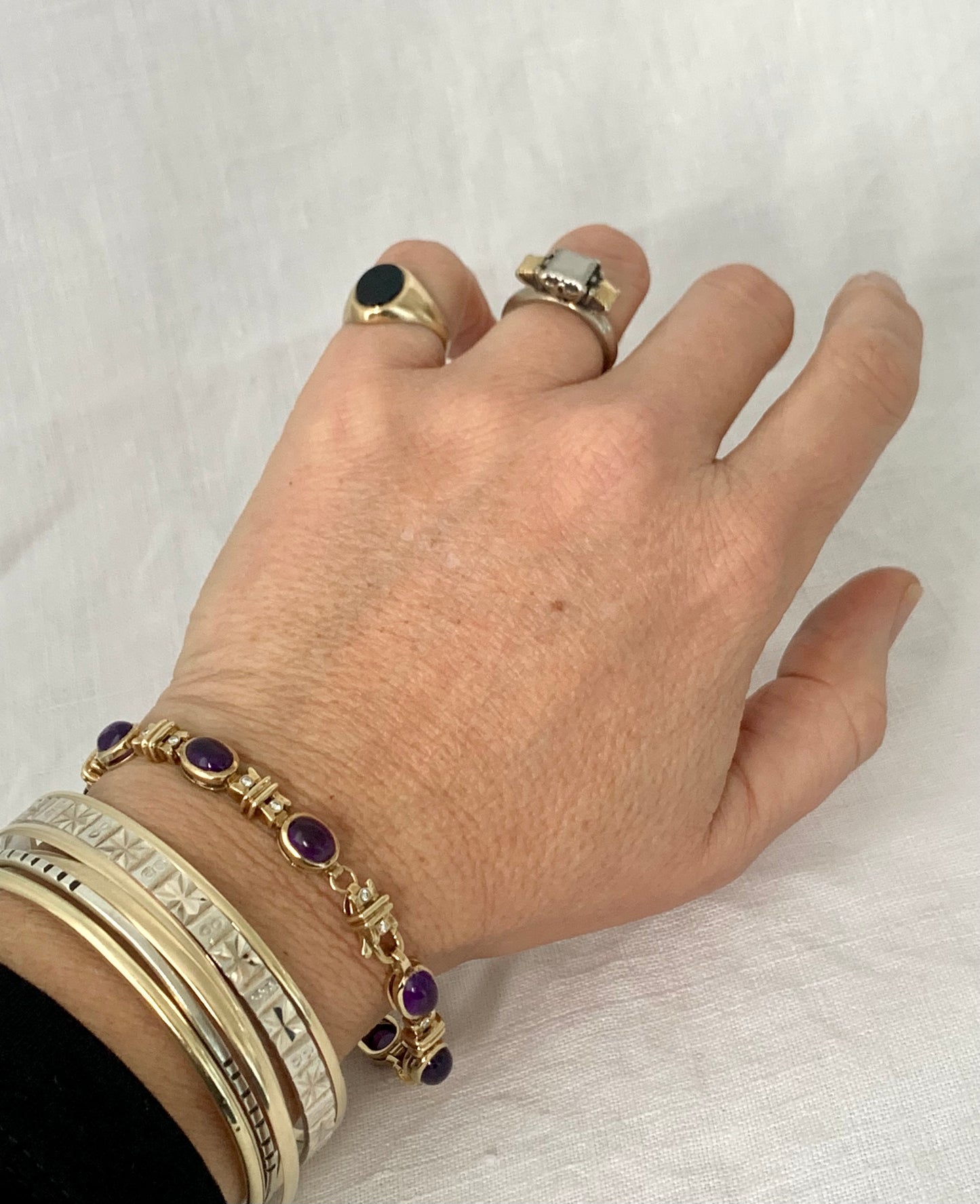 .10 Amethysts 20 Diamonds 9ct studio made gold luxury gemstone accented magnificent estate tennis bracelet.