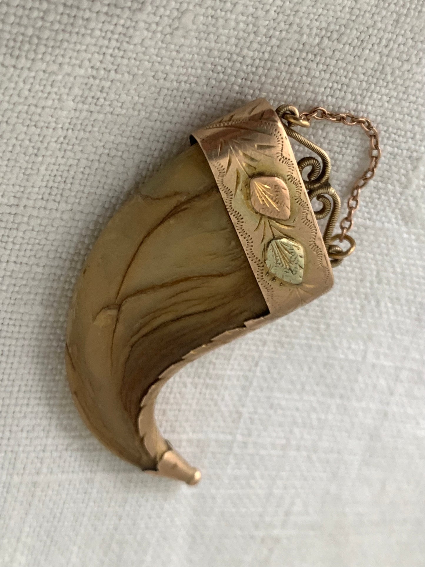 1800s 9ct gold green red and yellow gold detailed exceptionally beautiful Victorian era Antique fine gold tiger lion claw pendant