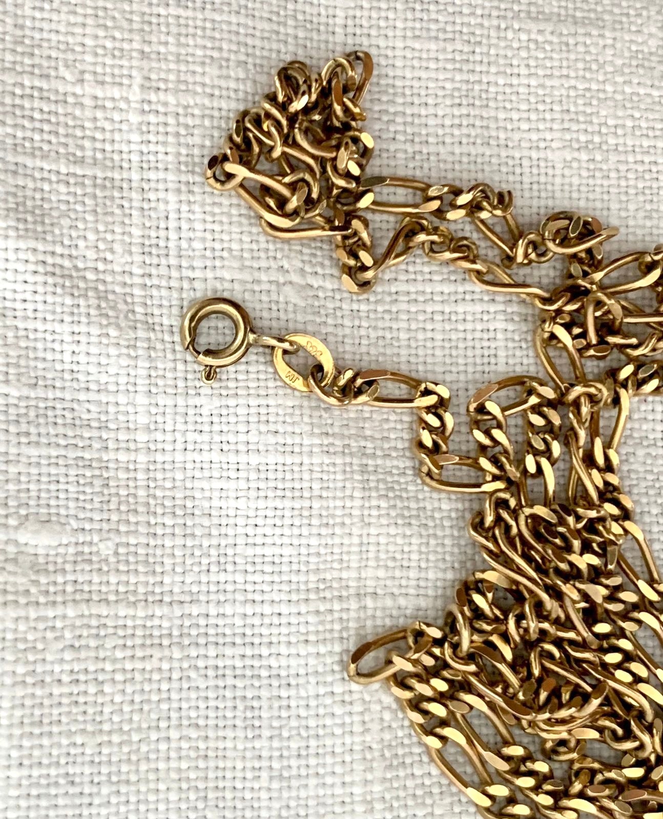 .1970s .375 .60cm long .9ct gold buttery gold retro Figaro gold chain classic well sized Figaro chain link necklace