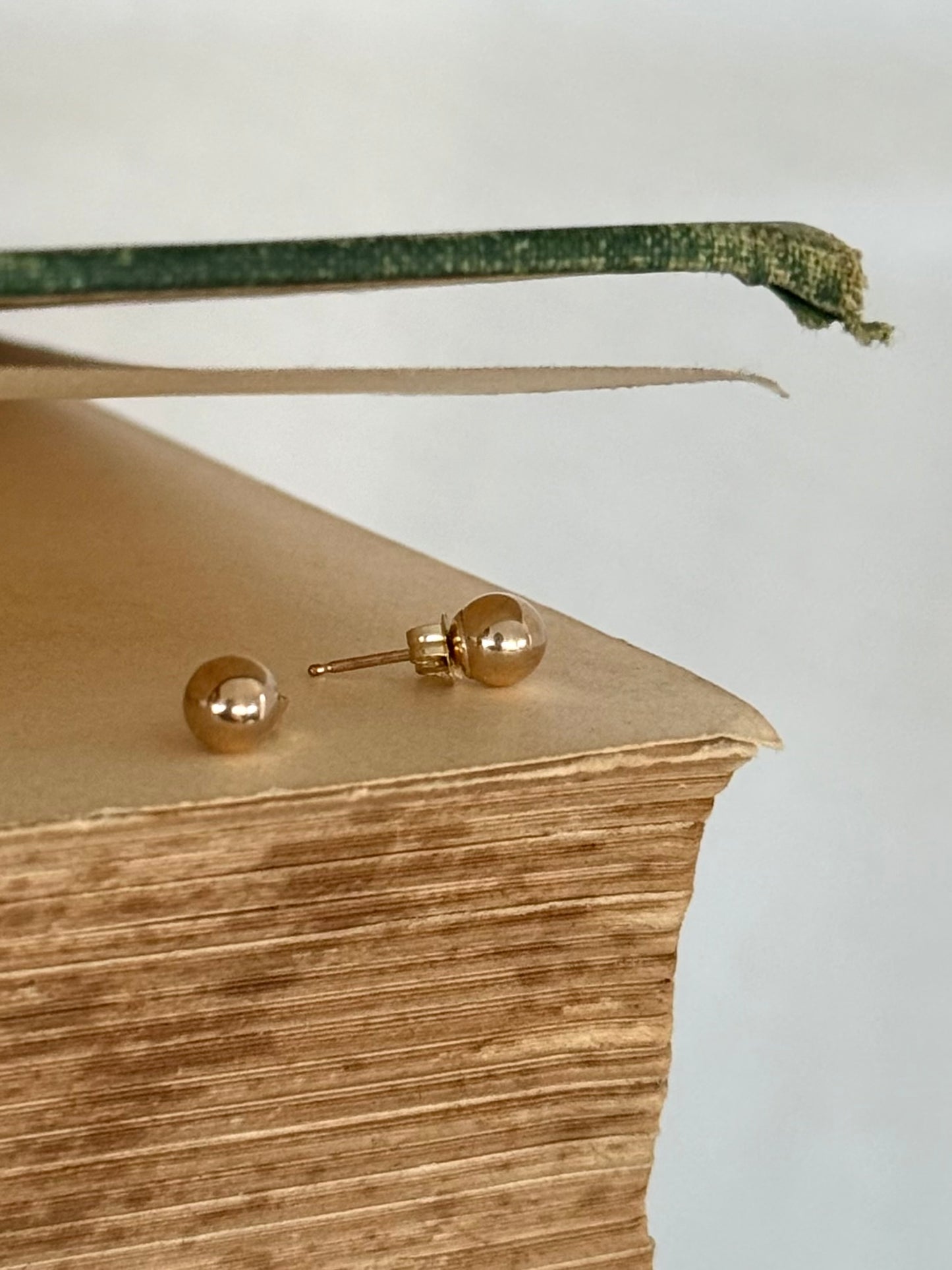 .375 .9ct ball studs classic round post stud push in yellow 9ct gold earrings