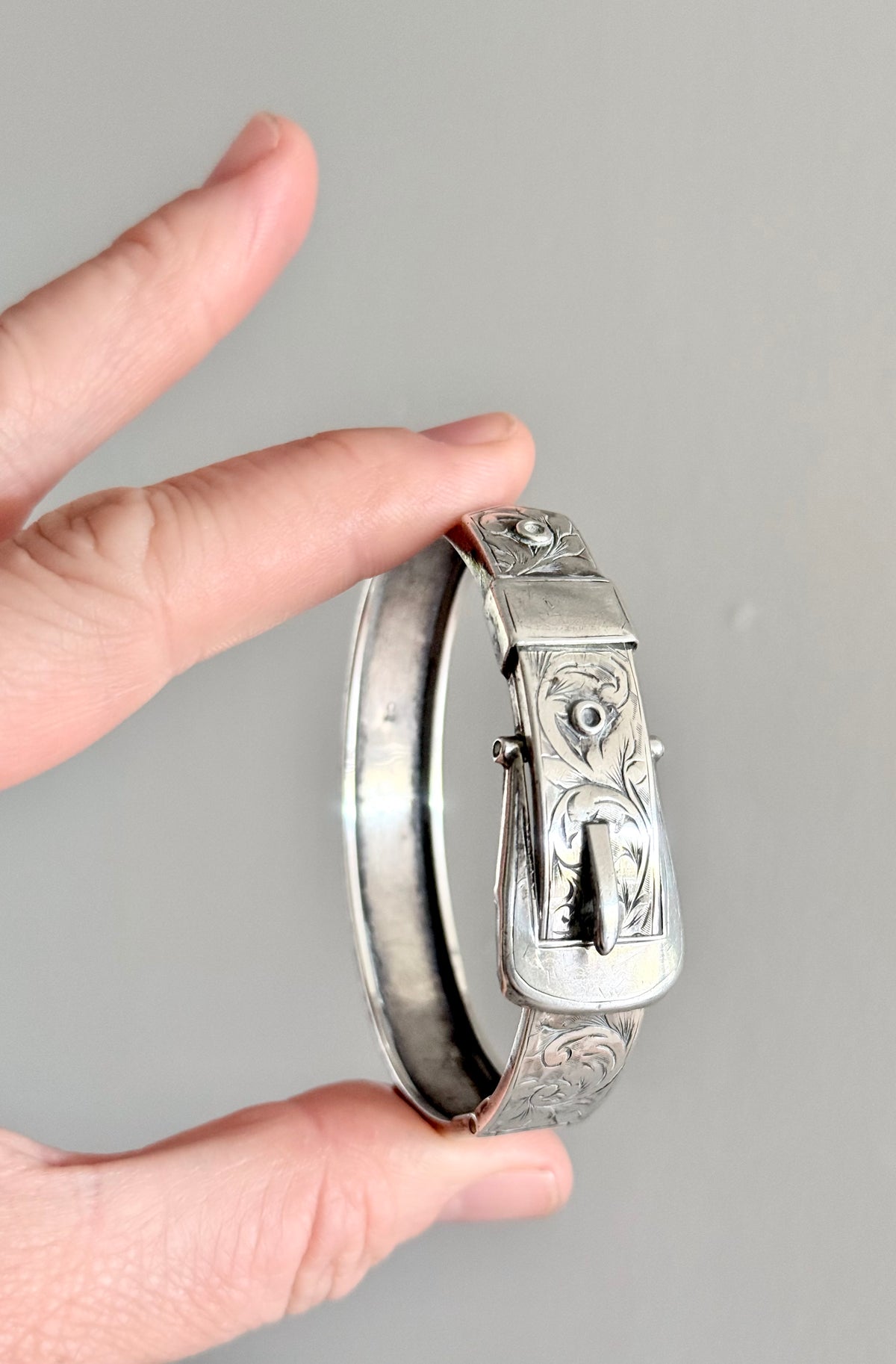 .1957 .925 Chester hallmarked silver Buckle symbolism rare Victorian revival silver clasp cuff sterling silver bangle