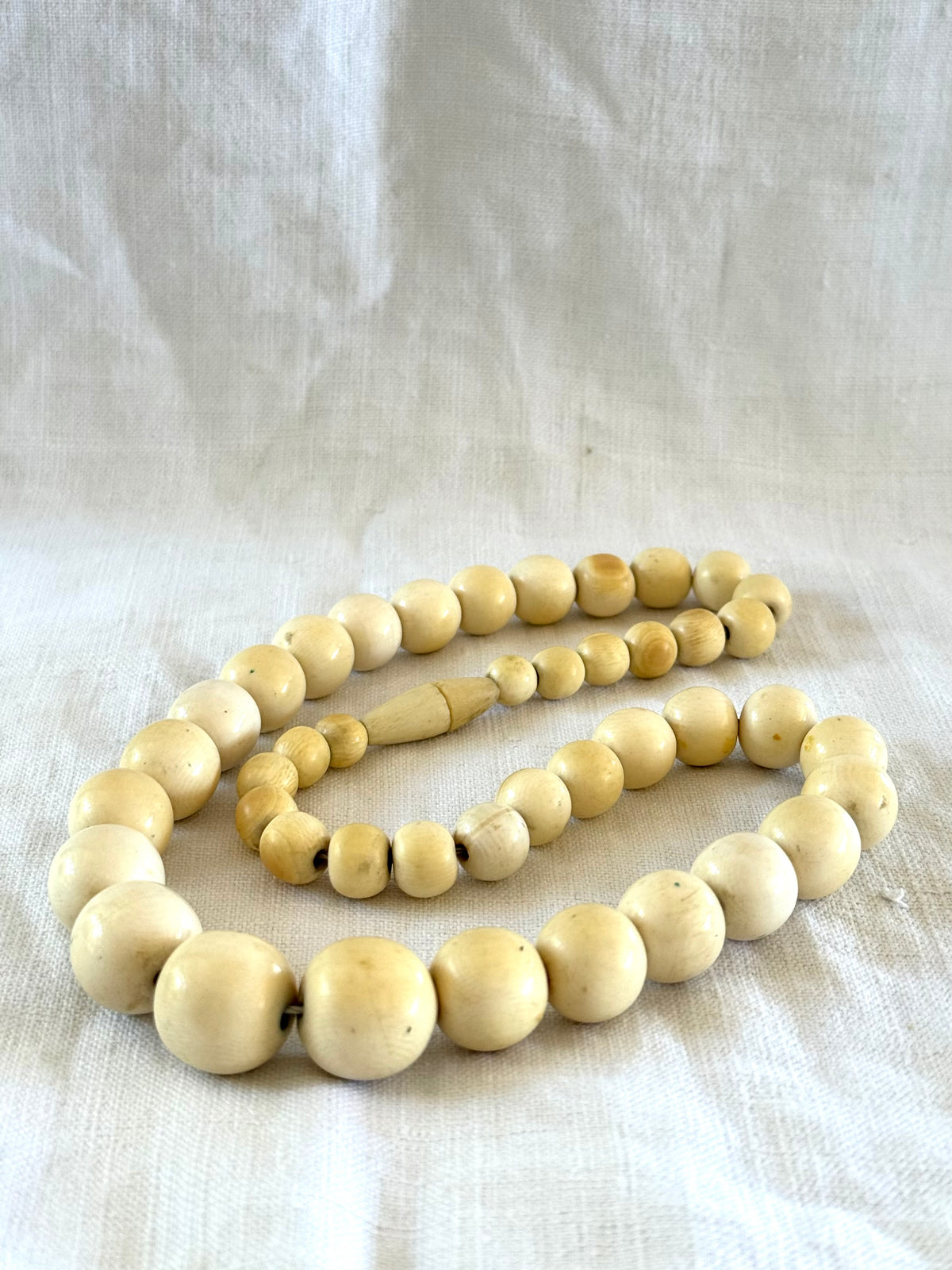 .1900s .1930s Ivory pre ban chunky graduated 58.5cm long bead necklace