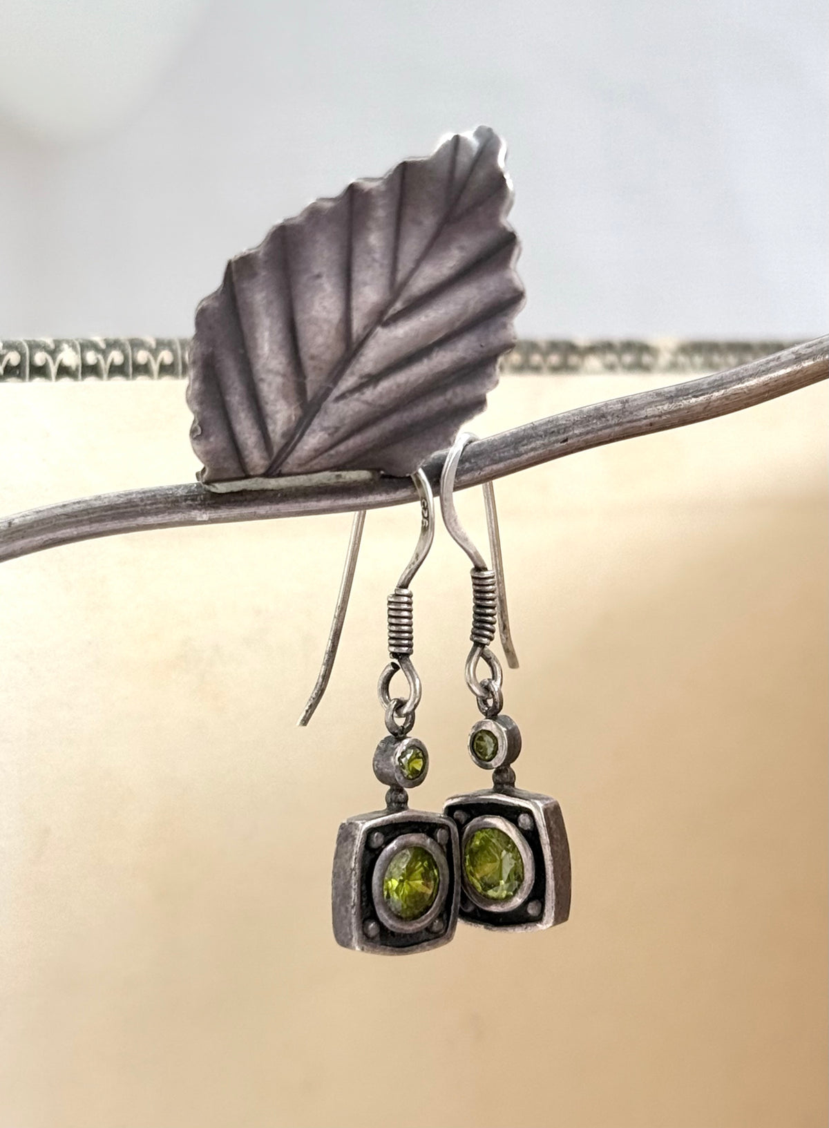 .1990s .925 artisan made boho green gemstone peridot olive green colour drop dangle earrings