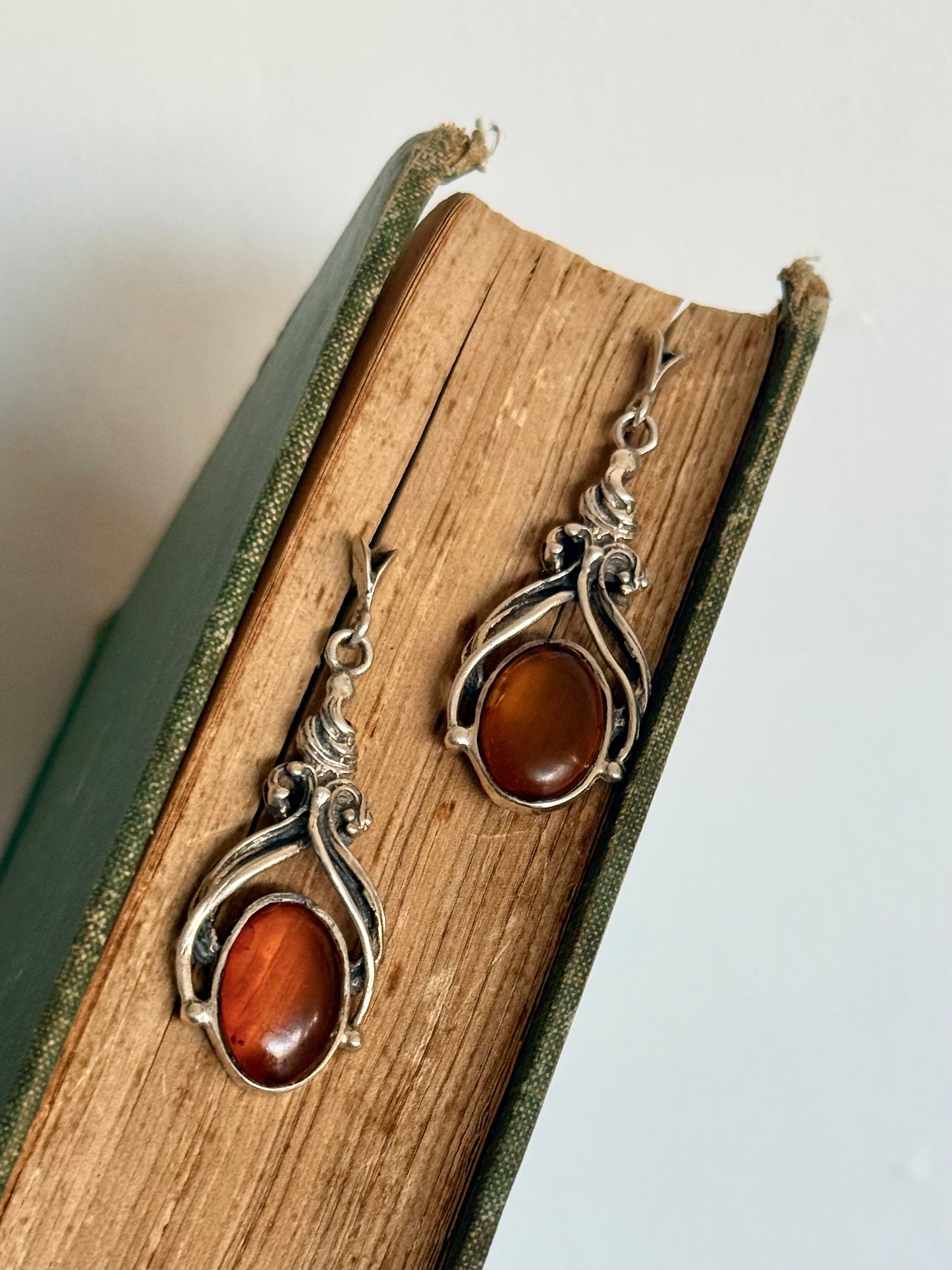 .925 Baltic Amber gemstone romantic antique revival sterling silver drop dangle earrings