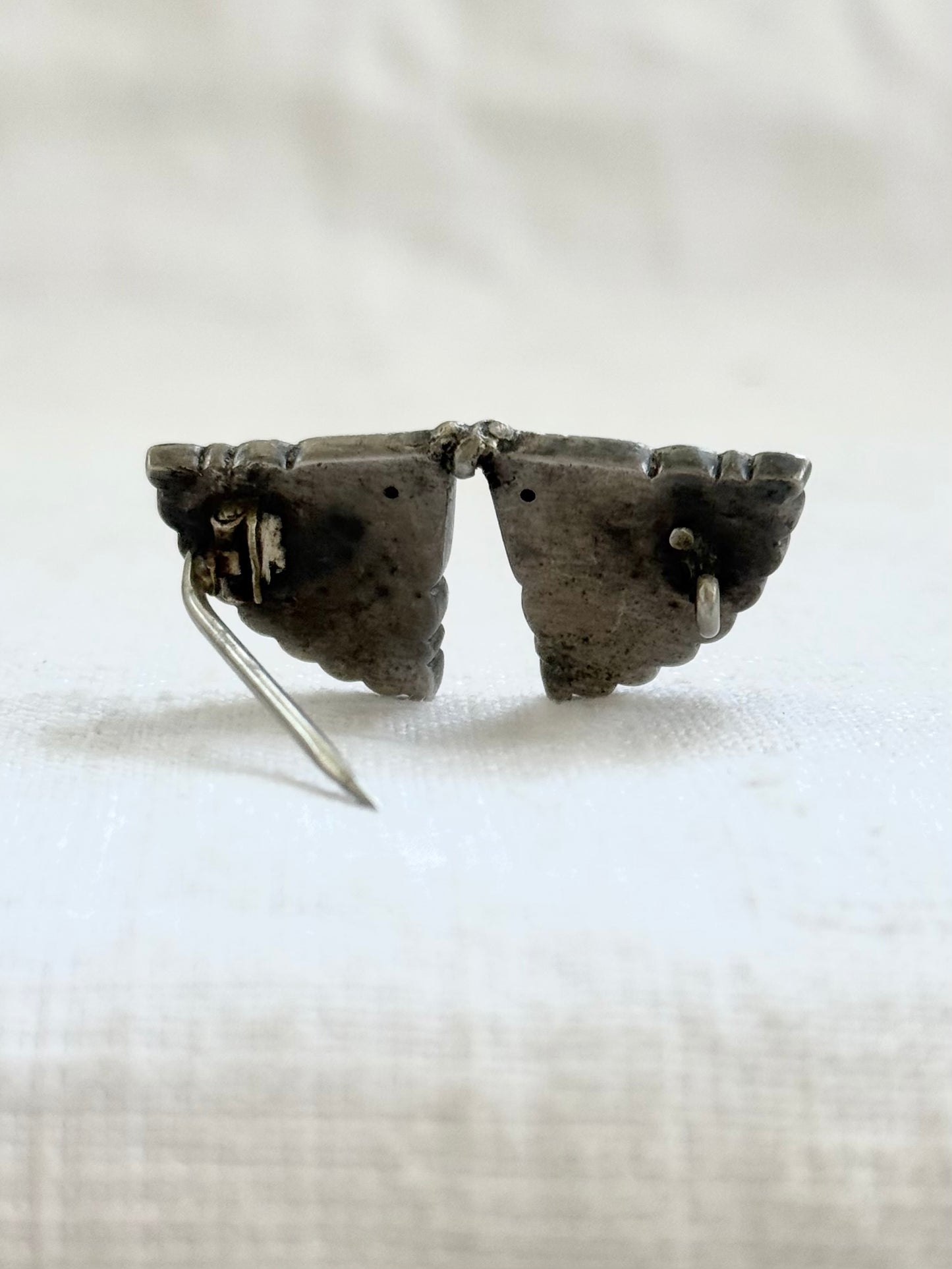 .1880s .1890s Aesthetic Antique Victorian keepsake silver gold fan form Japonisme sweetheart brooch
