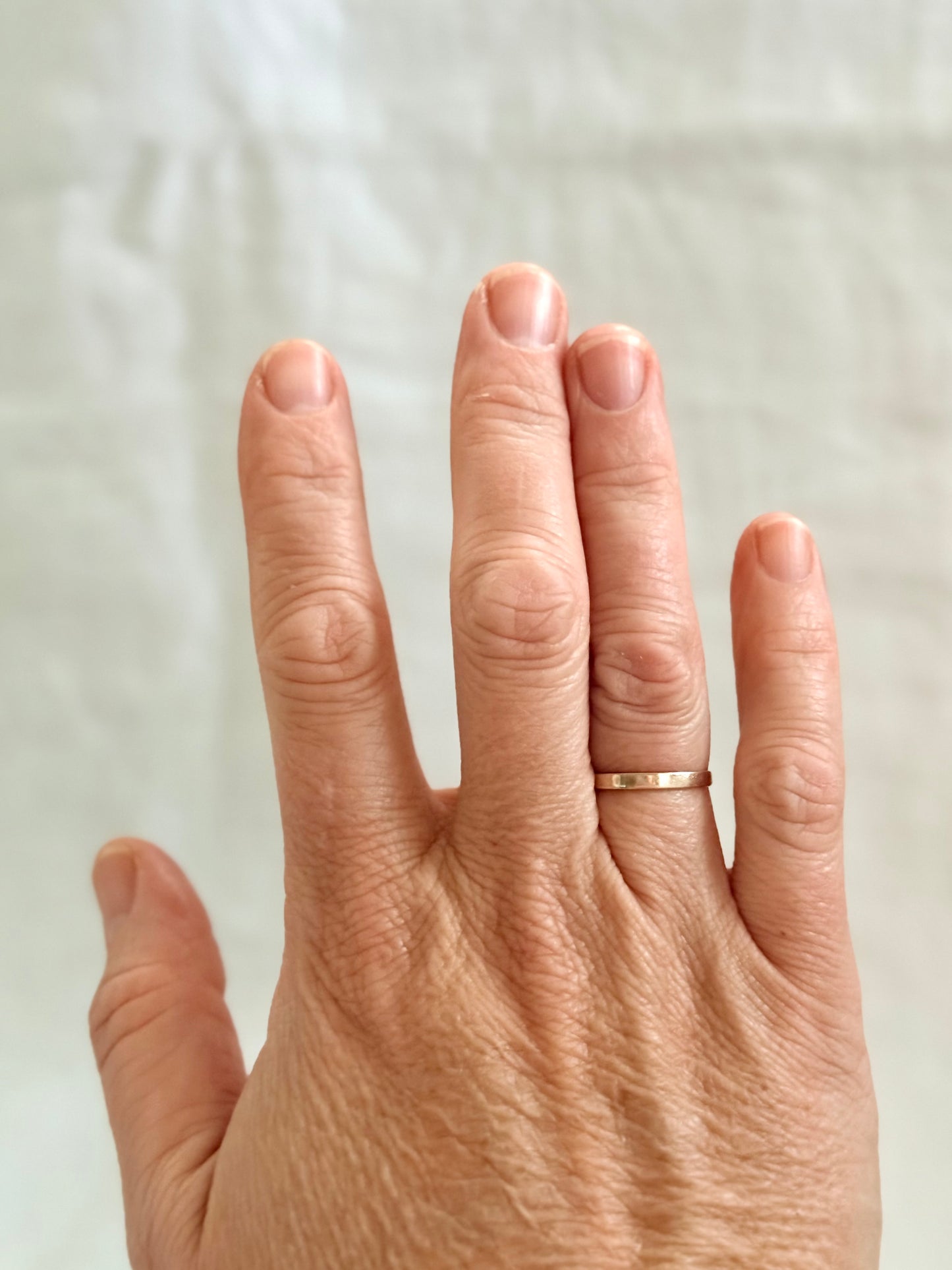 .1940s .1960s .375 .9ct buttery yellow gold ring band