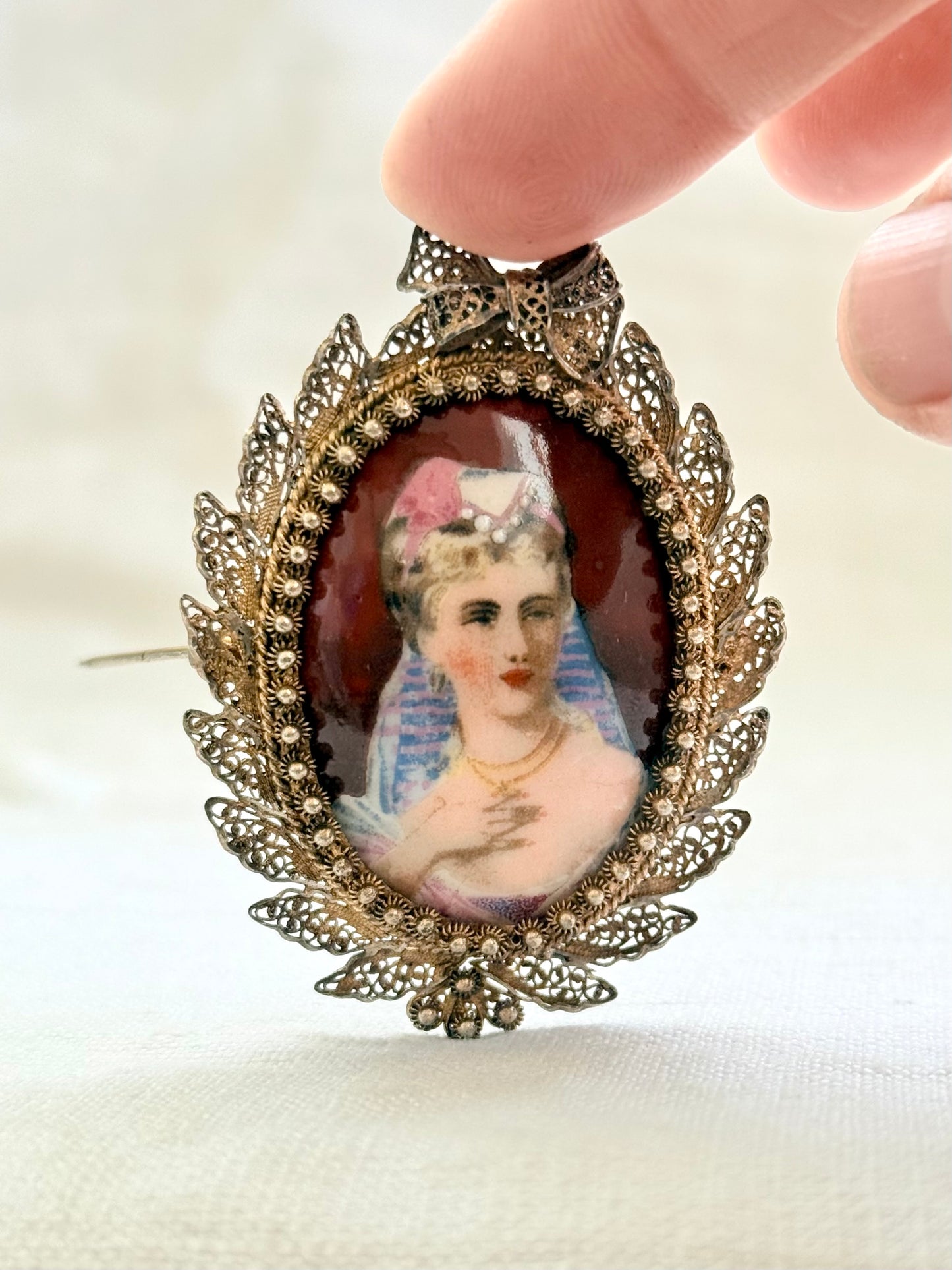 .1940s era Limoges hand painted romantic vintage porcelain brooch pendant with fancy fine hand turned filigree gold washed French silver collectors piece