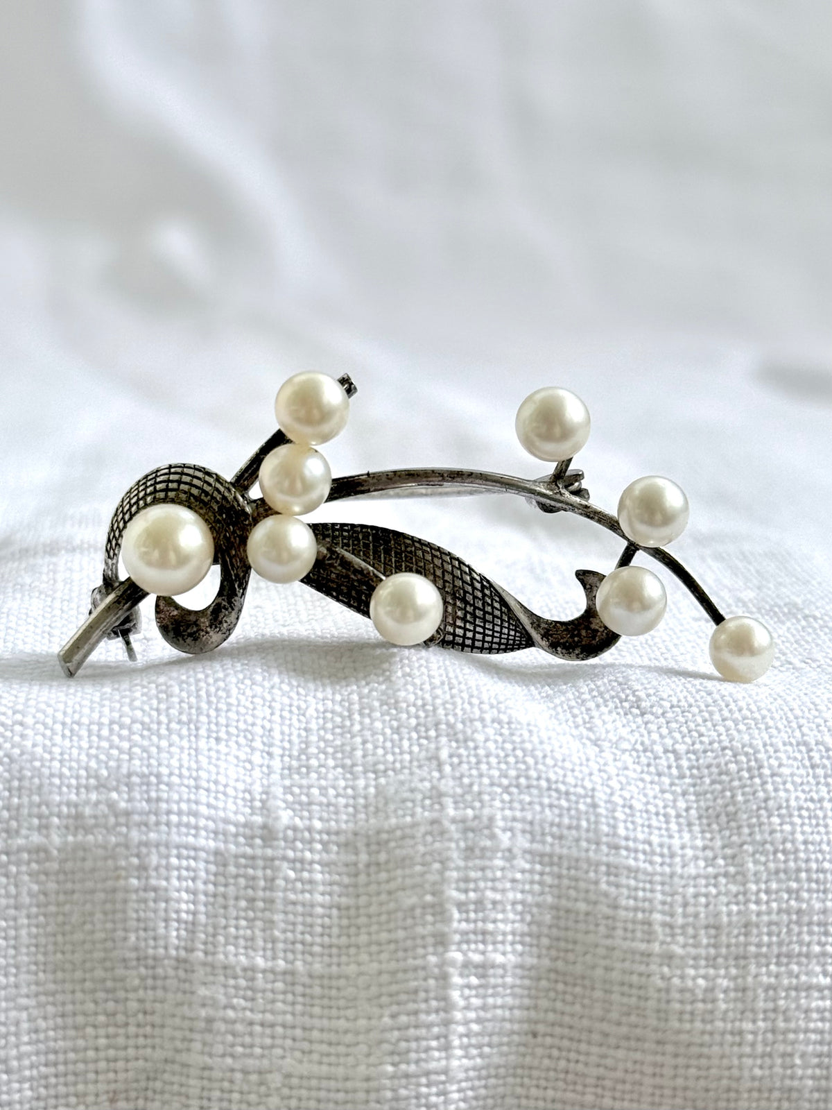 .1940s .925 Akoya Pearl snowbell flower leaf spray mid century heirloom silver pearl brooch