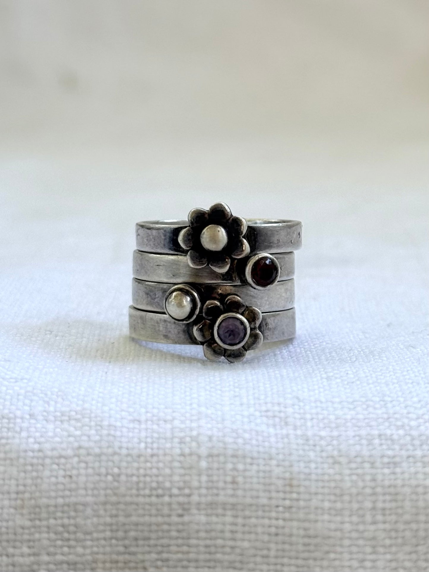 .4 ring .925 silver artisan made fancy daisy flower and seedpod silver and gemstone multiple band ring