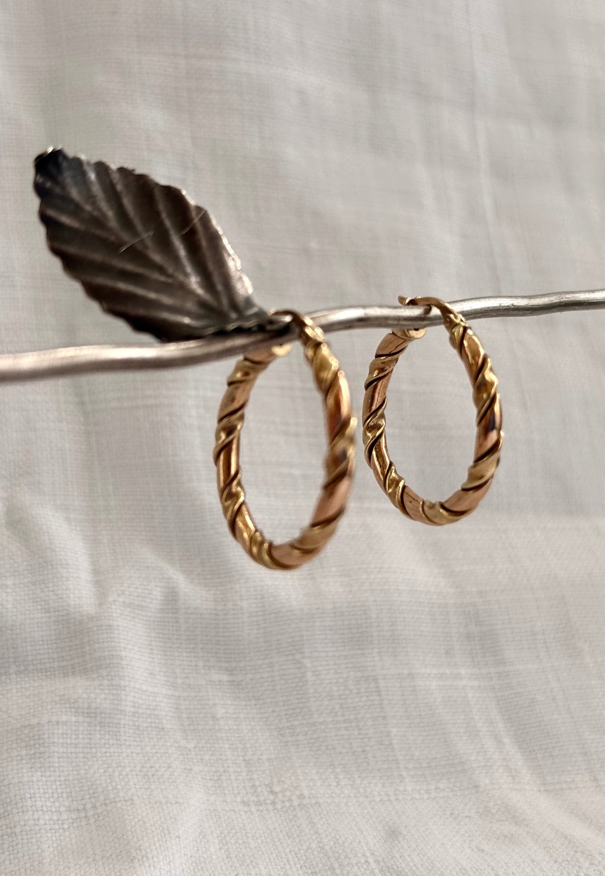 .26mm diameter .375 .9ct rose gold and yellow gold twist twirl fancy two tone 9ct gold medium sized hoop huggy gold earrings