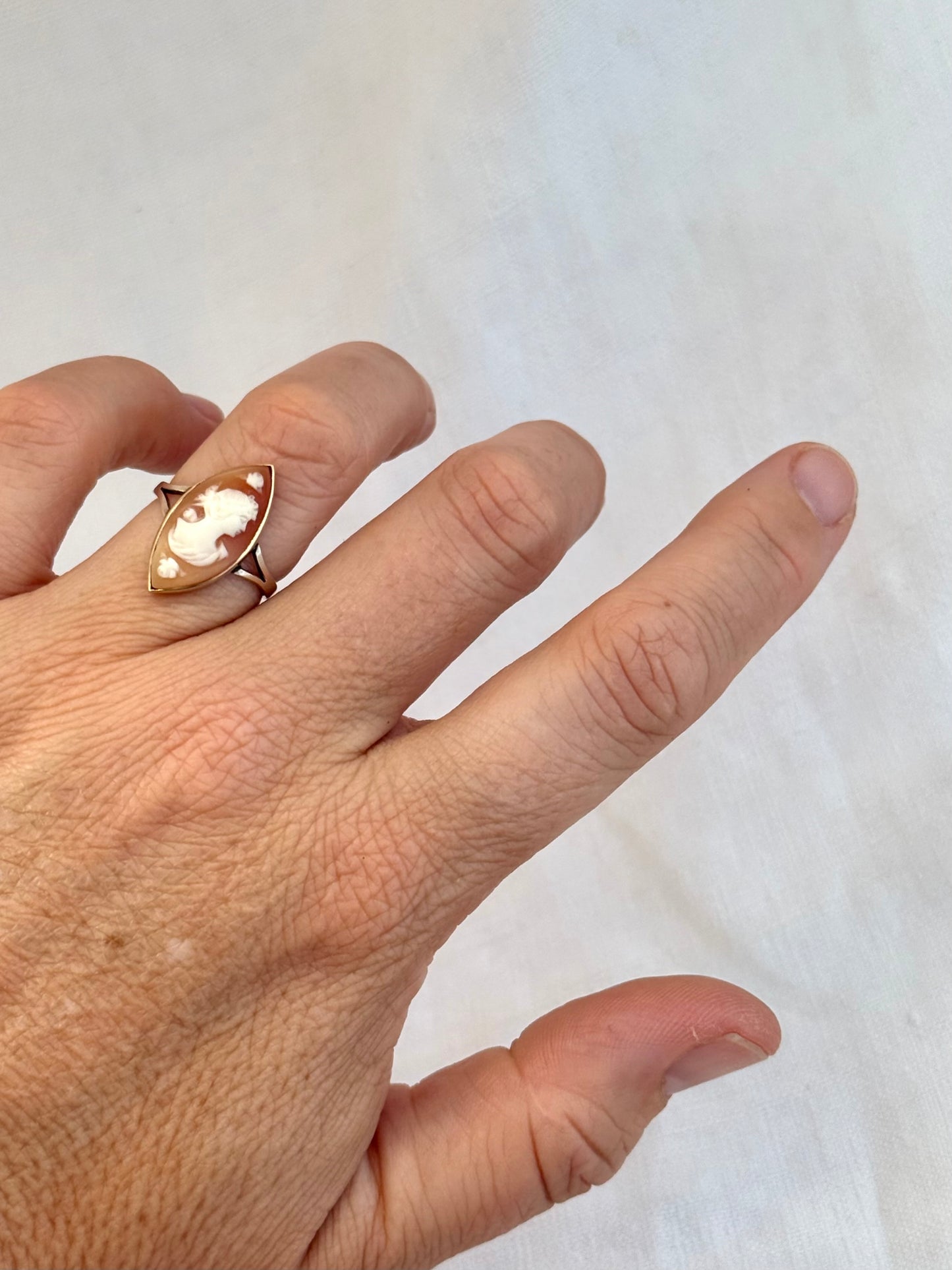 .1910s .375ct gold antique Edwardian era Marquise cut cat eye shaped Cameo shell 9ct gold dress ring