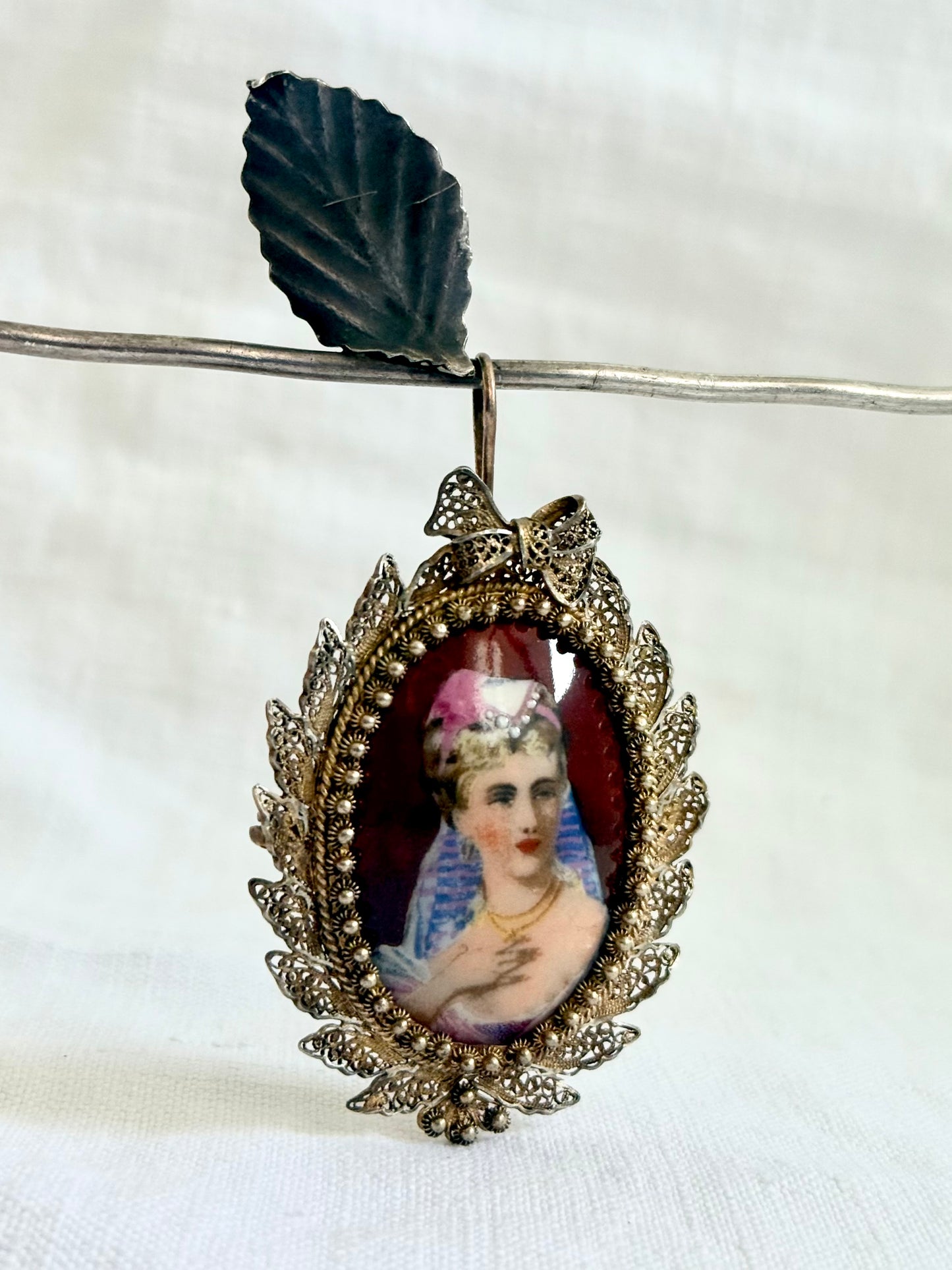 .1940s era Limoges hand painted romantic vintage porcelain brooch pendant with fancy fine hand turned filigree gold washed French silver collectors piece