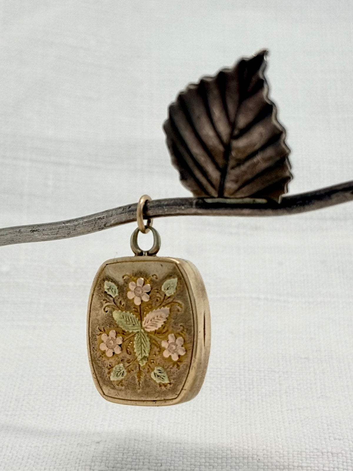 .18ct .1900s antique Belle Epoque French gold fine hand pierced Yellow Green Red Gold flower decal overlay locket pendant