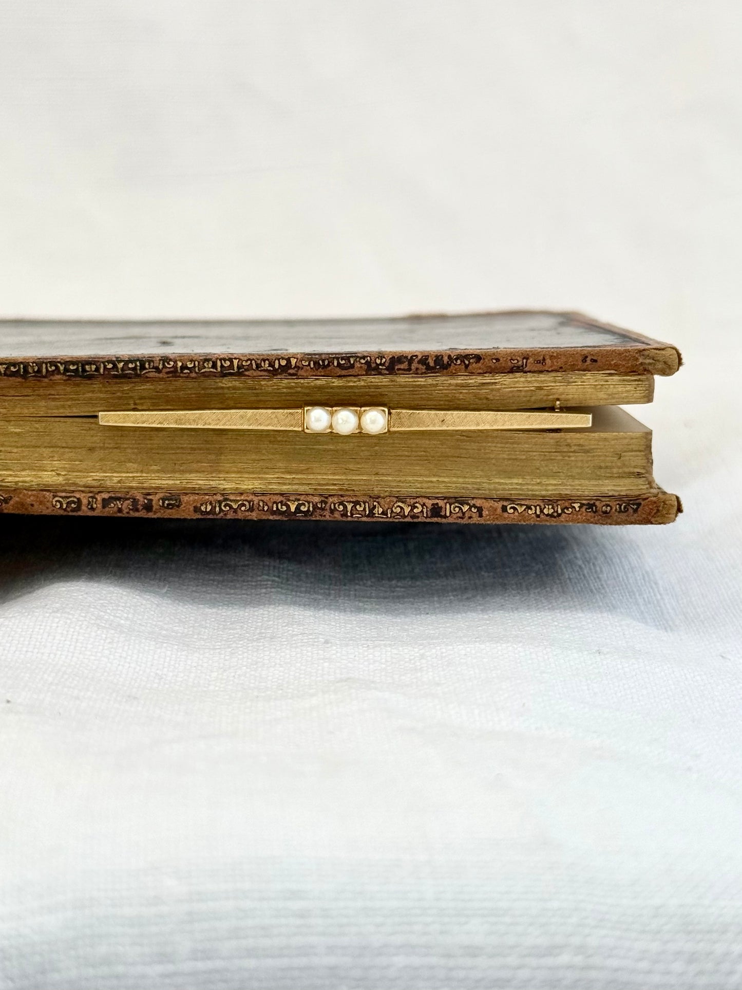 .1920s 3 pearl 375 Art Deco gold bar brooch by K&L Kordes & Lichtenfels German design team