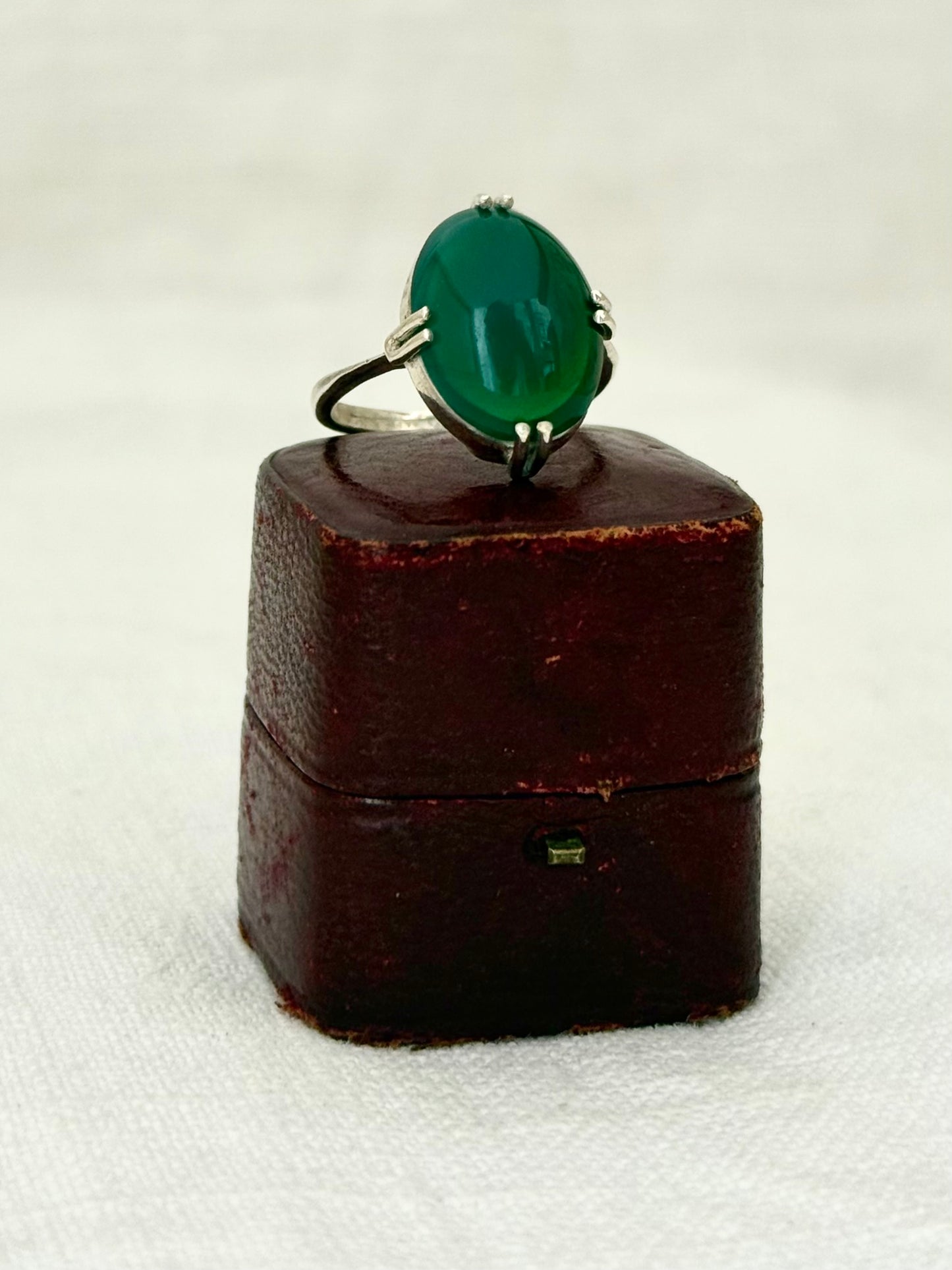 .1970s .925 Modernist Green Onyx silver artisan made sterling silver cocktail ring