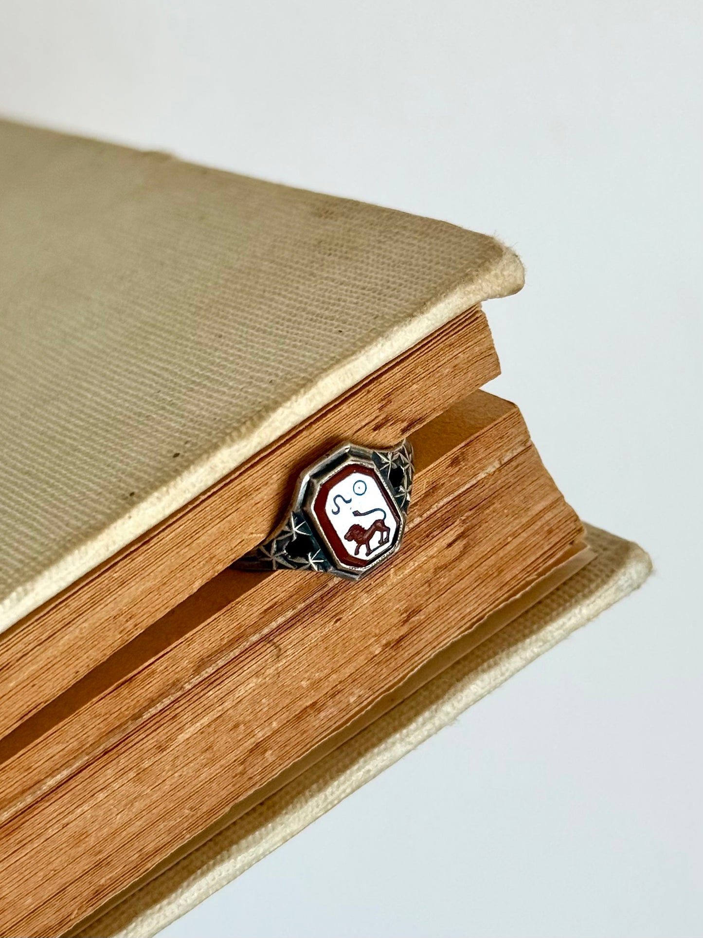 .1910s .1920s .935 Art Deco style Carnelian intaglio Leo Lion signet seal Zodiac Star Sign token ring.