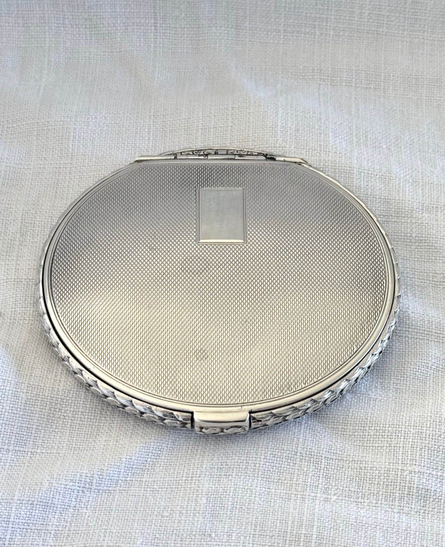 .1949 Solid Silver Art Deco revival exceptional quality hallmark Birmingham solid silver powder vanity compact
