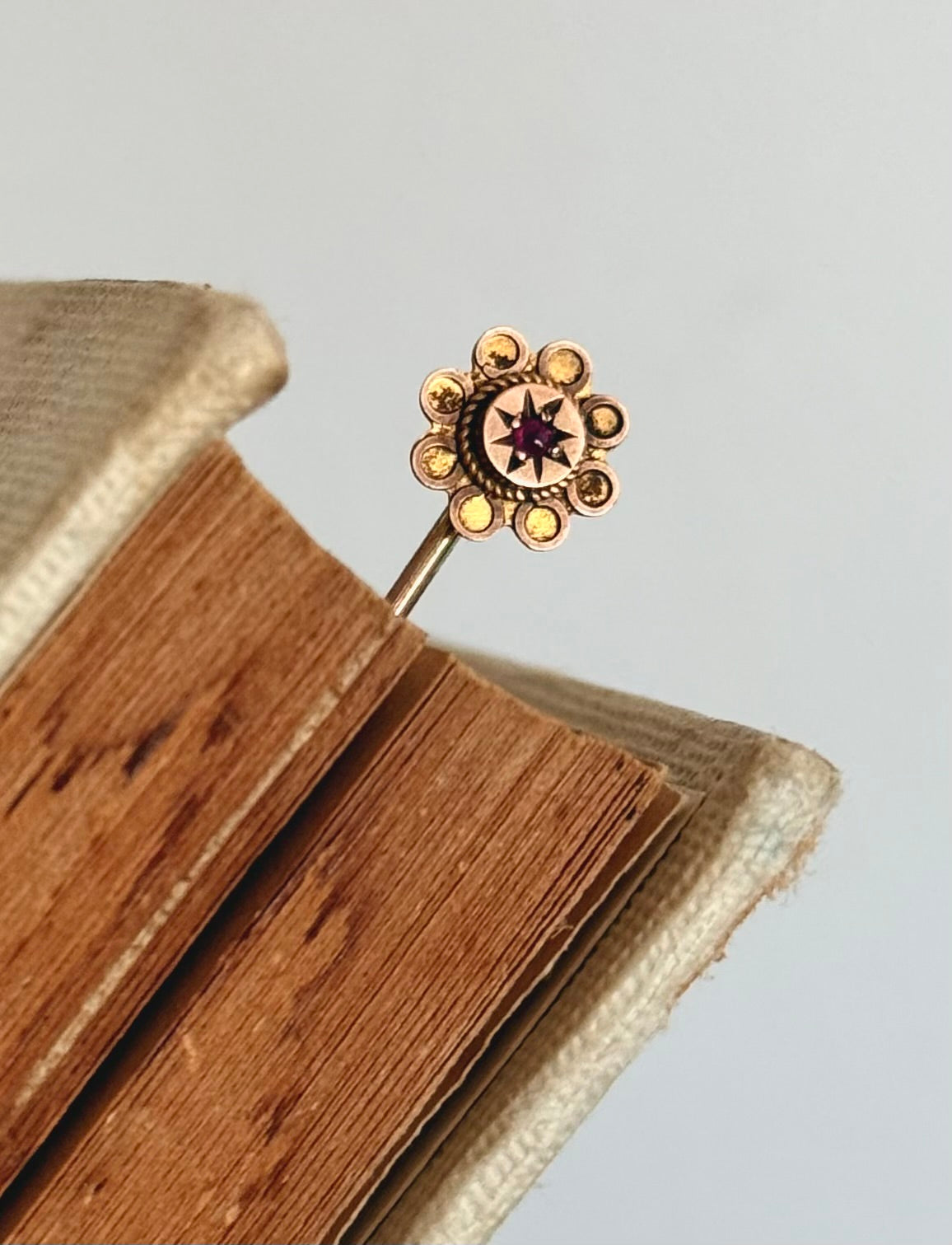 .1890s .1900s .375 .9ct gold antique Victorian ruby gemstone floral star burst rose gold lapel pin in original velvet gift box
