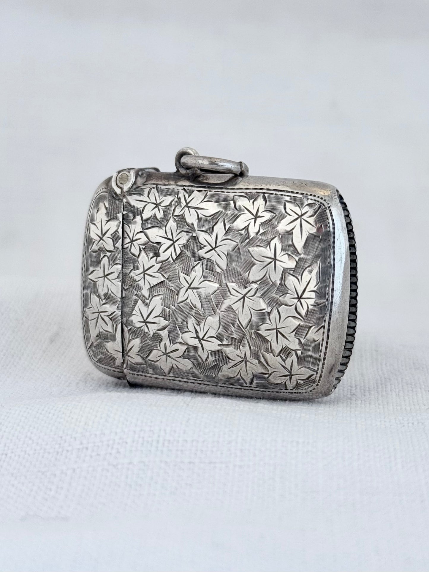 .1901 .925 antique Birmingham silver hallmarked Edwardian ivy leaf sterling silver Vesta Match case Match safe pendant locket