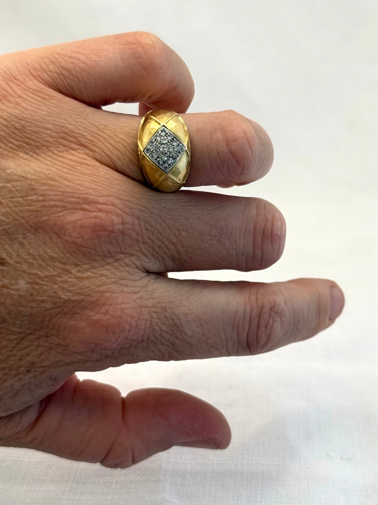 .18ct .1970s .16 diamond luxurious harlequin quilt pattern high carat 18ct gold dome ring