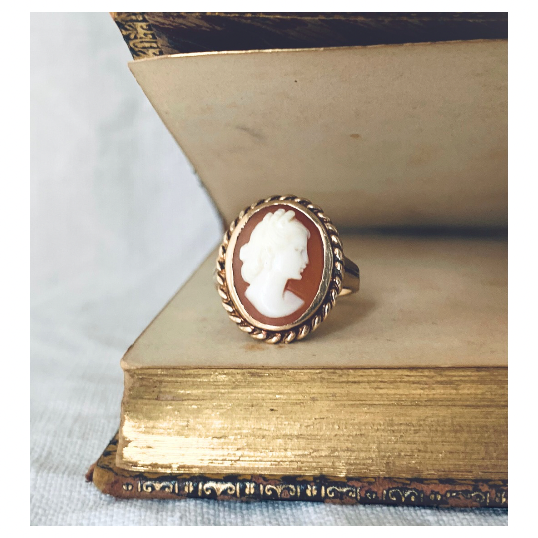 Cameo shell Classic 10ct gold beautiful cameo ring - hand carved well made vintage antique gold cameo shell estate find ring