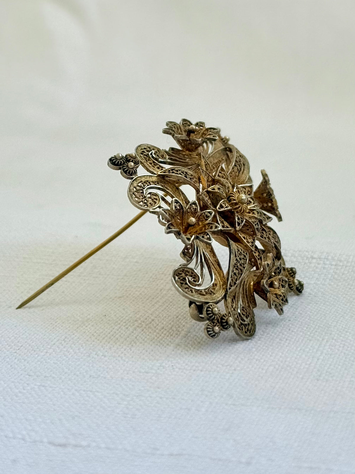 .1900s .1930s Portuguese fine gold tone cannetille floral form intricate filigree silver gold fill dress brooch pin