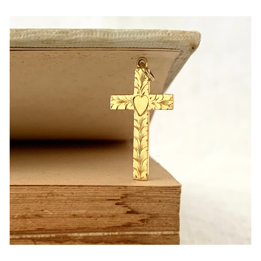 .375 9ct gold Victorian style Love and Faith cross religious symbol cross pendant