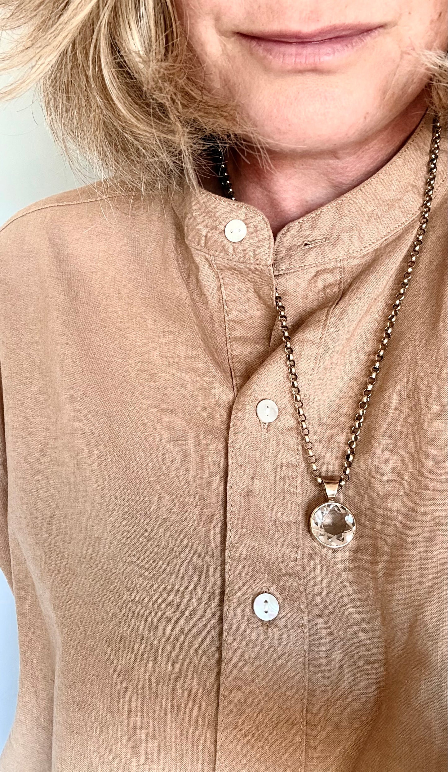 .15ct .1960s .1970s .9ct gold large and magnificent Smoky Quartz bezel set solid gold round statement pendant