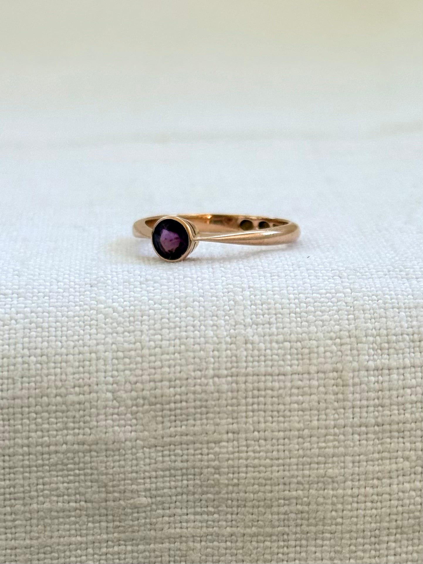 .1926 .375 .9ct Rose Gold Amethyst Art Deco era Antique dress ring