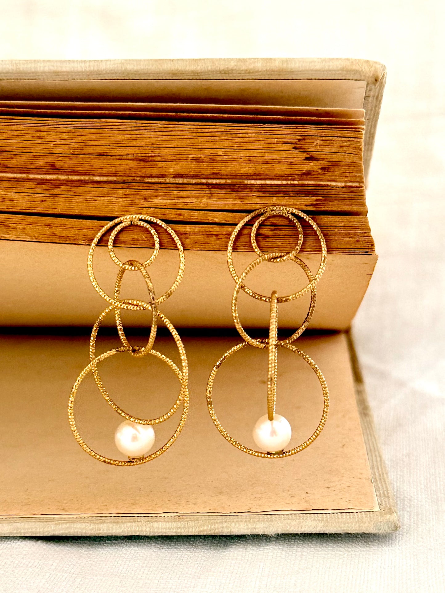 .2000s .925 silver 18ct gold plated CiCi designer Cascade Con Perla drop dangle sway designer old stock new Earrings