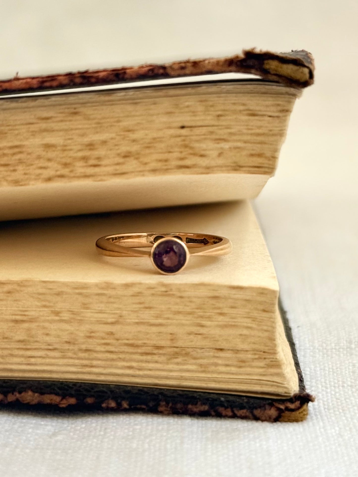 .1926 .375 .9ct Rose Gold Amethyst Art Deco era Antique dress ring