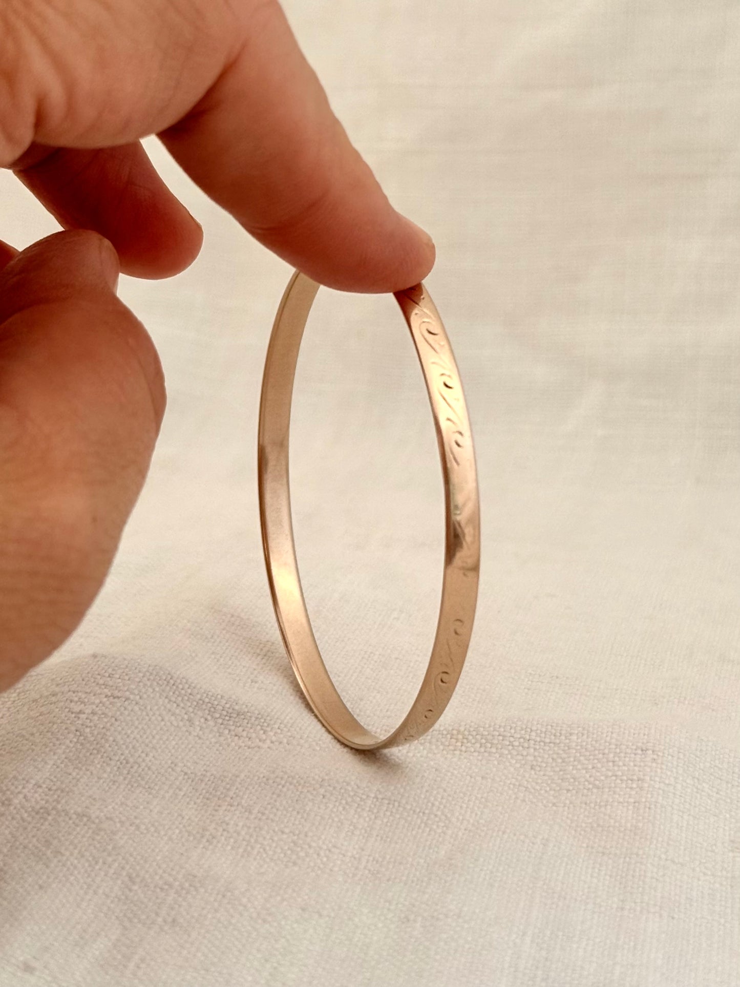 .375 .9ct gold antique vintage hand engraved solid yellow gold stack bangle