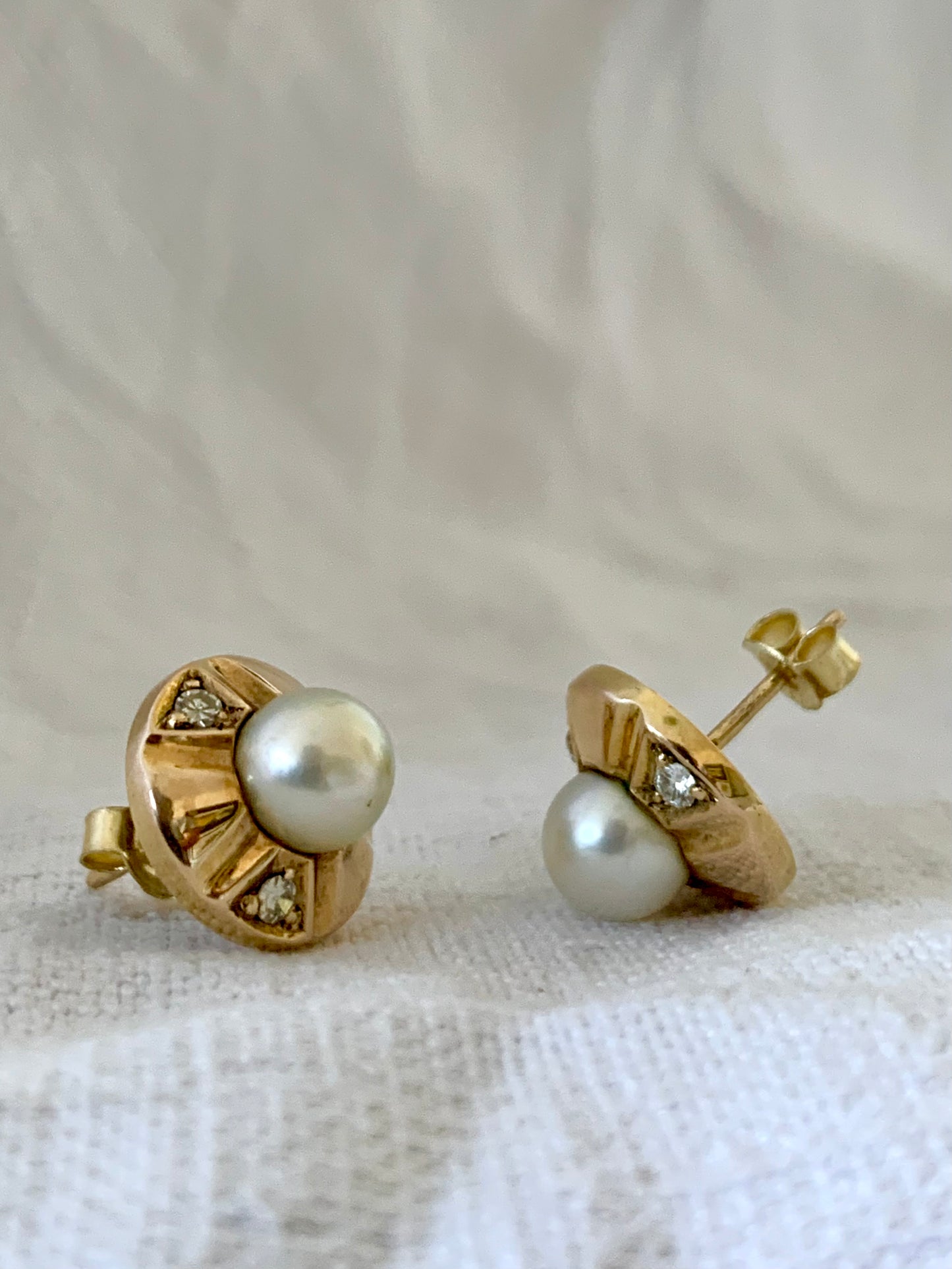 .375 2 Pearls 6 diamond classic 9ct yellow gold luxury circle post stud push in earrings