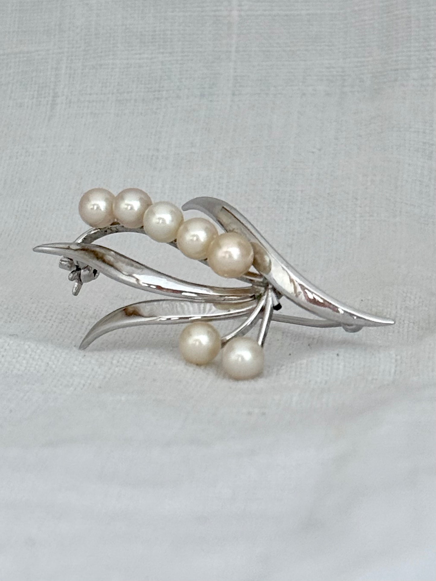 .1970s .925 Akoya pearl sterling silver Mid Century Modern luxury 7 pearl brooch