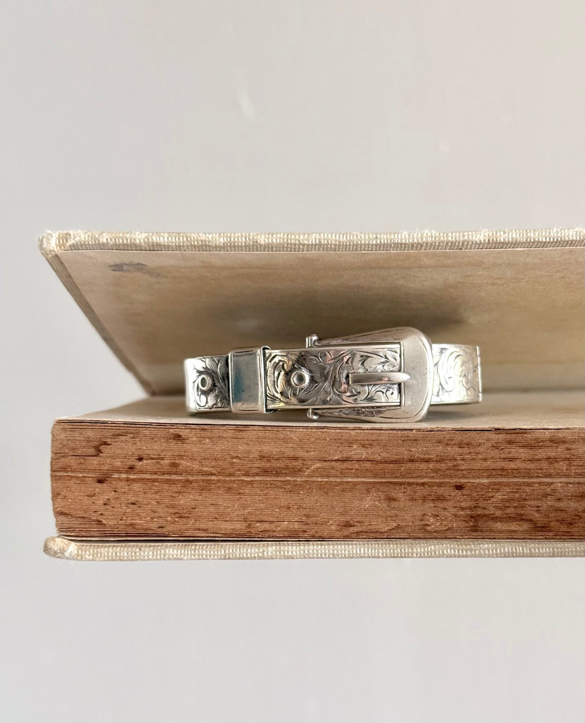 .1957 .925 Chester hallmarked silver Buckle symbolism rare Victorian revival silver clasp cuff sterling silver bangle