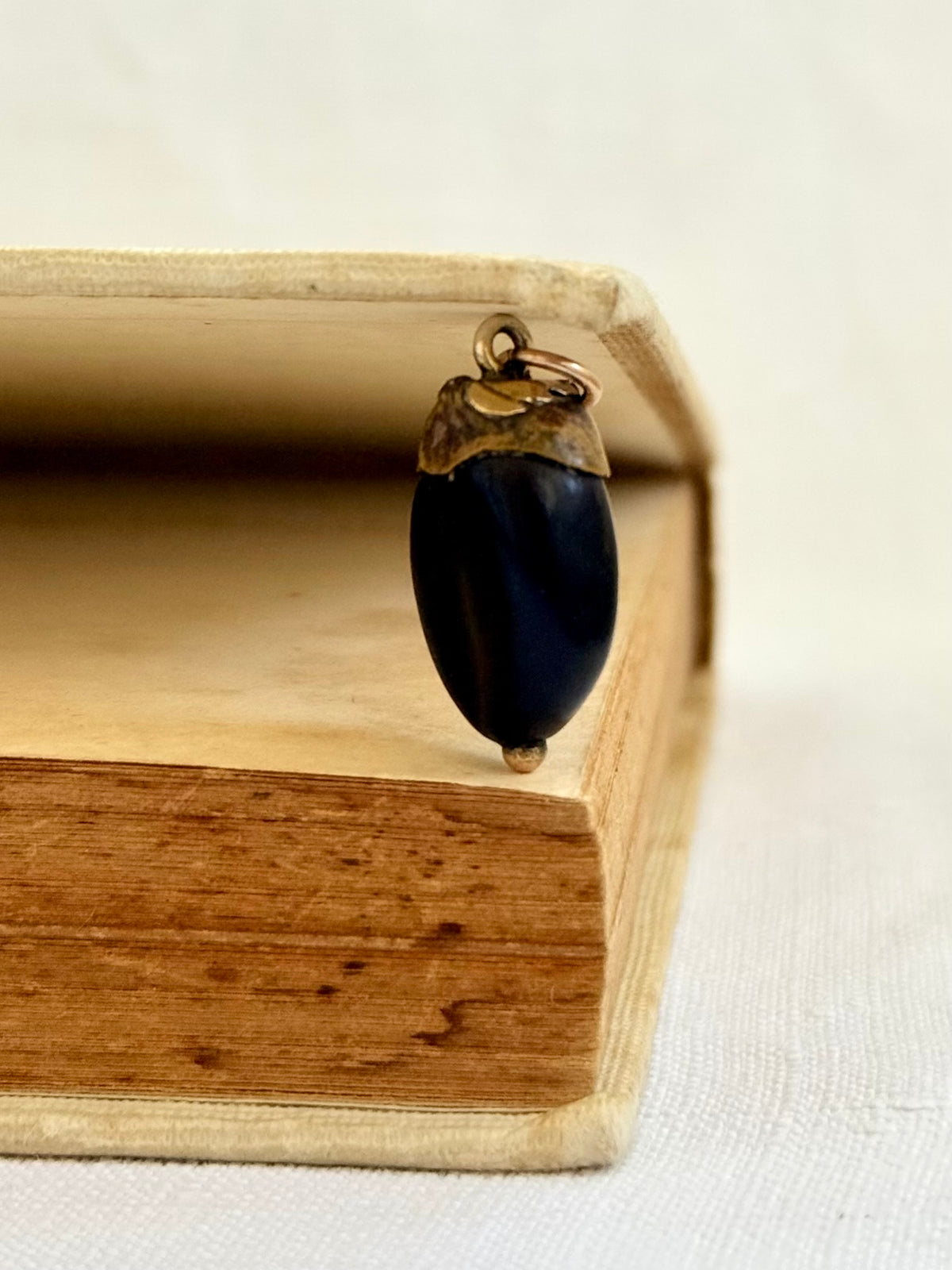 .1890s .1900s .9ct gold antique rare organic lucky bean sea bean exotic token pendant